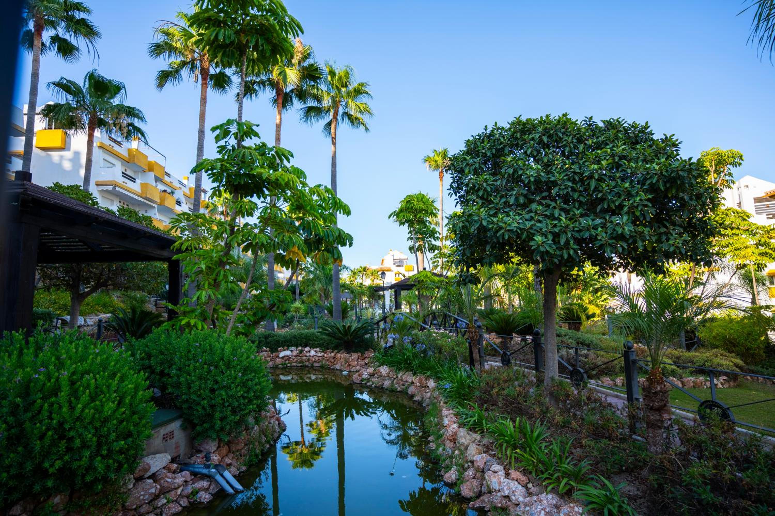 Vista Calanova Golf Club Apartment, 2BD Seaviews