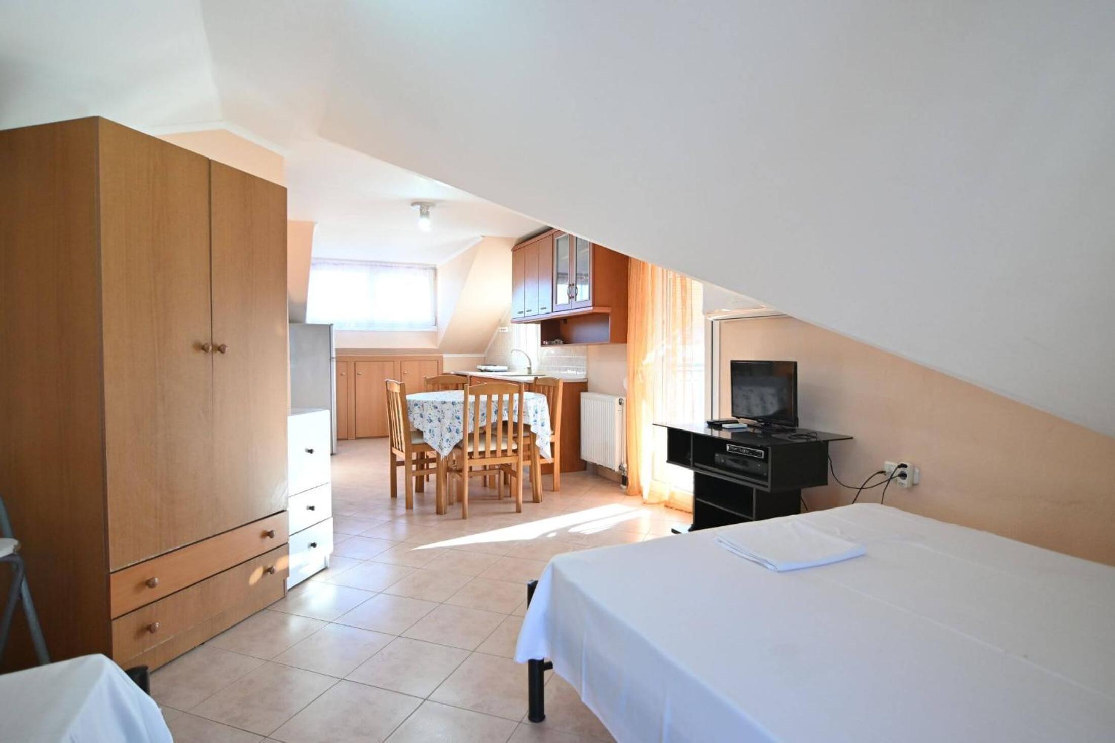 Themis Rooms
