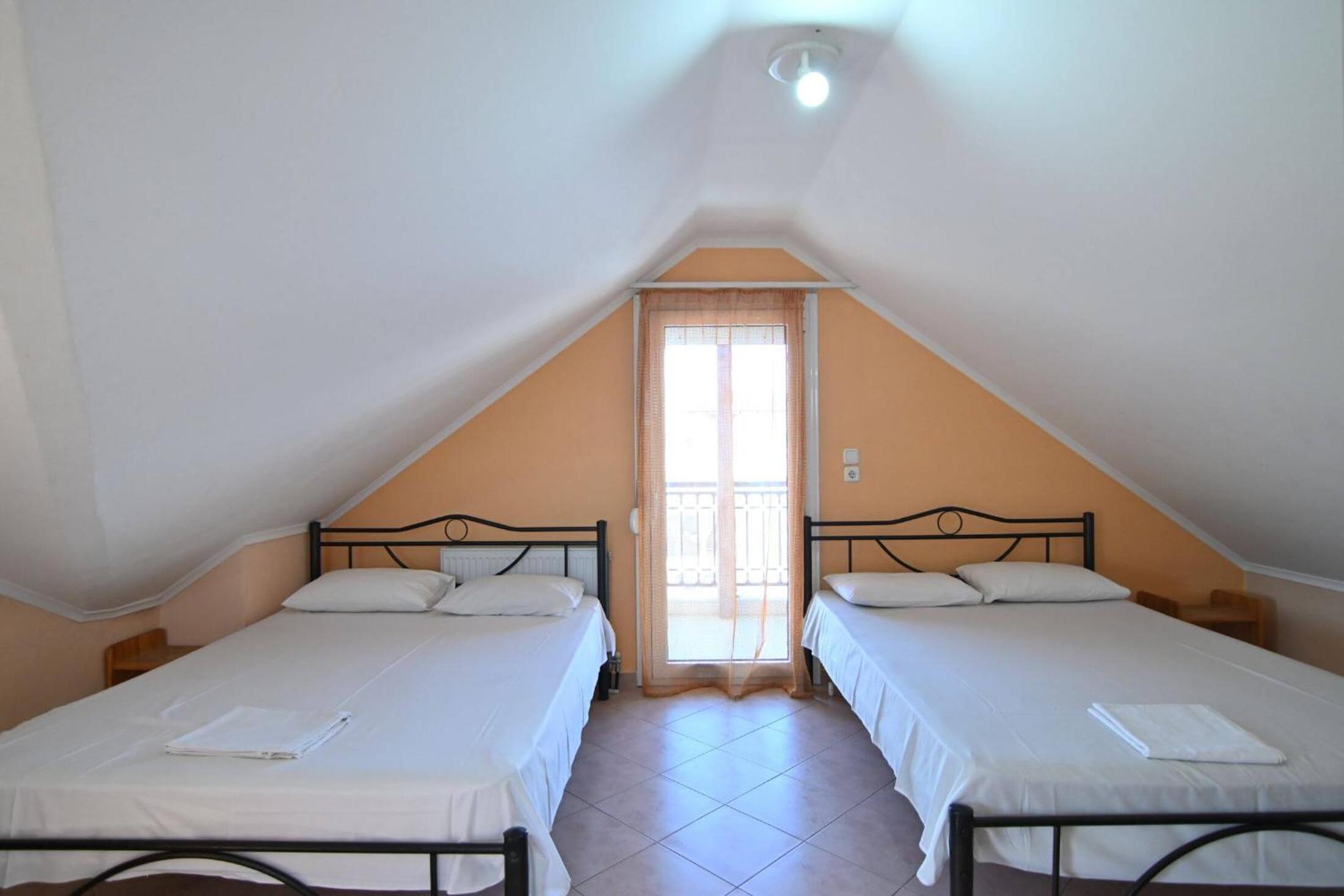 Themis Rooms