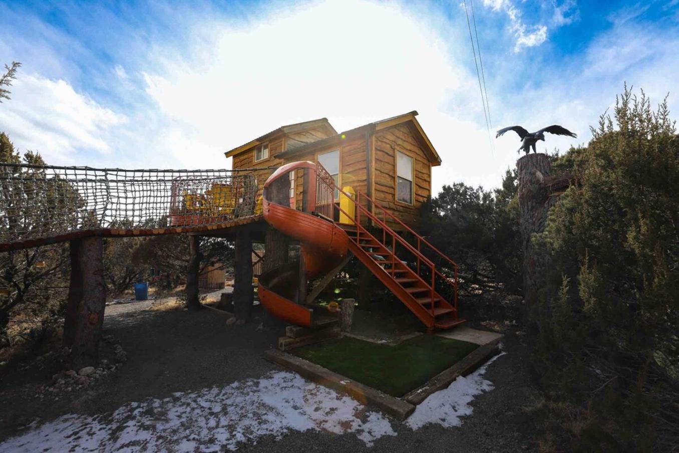 Crows Nest Treehouse At El Mistico Ranch