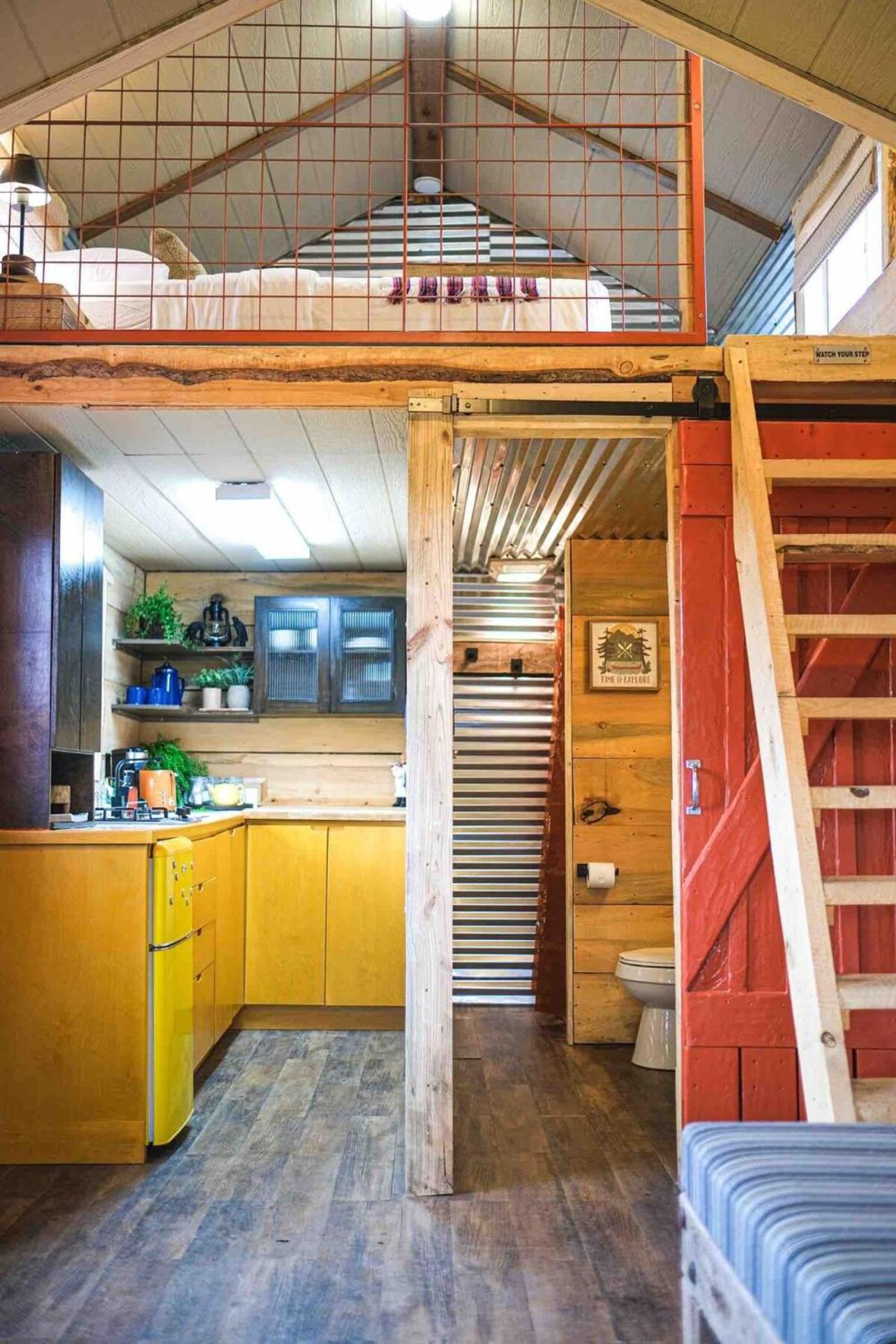 Crows Nest Treehouse At El Mistico Ranch