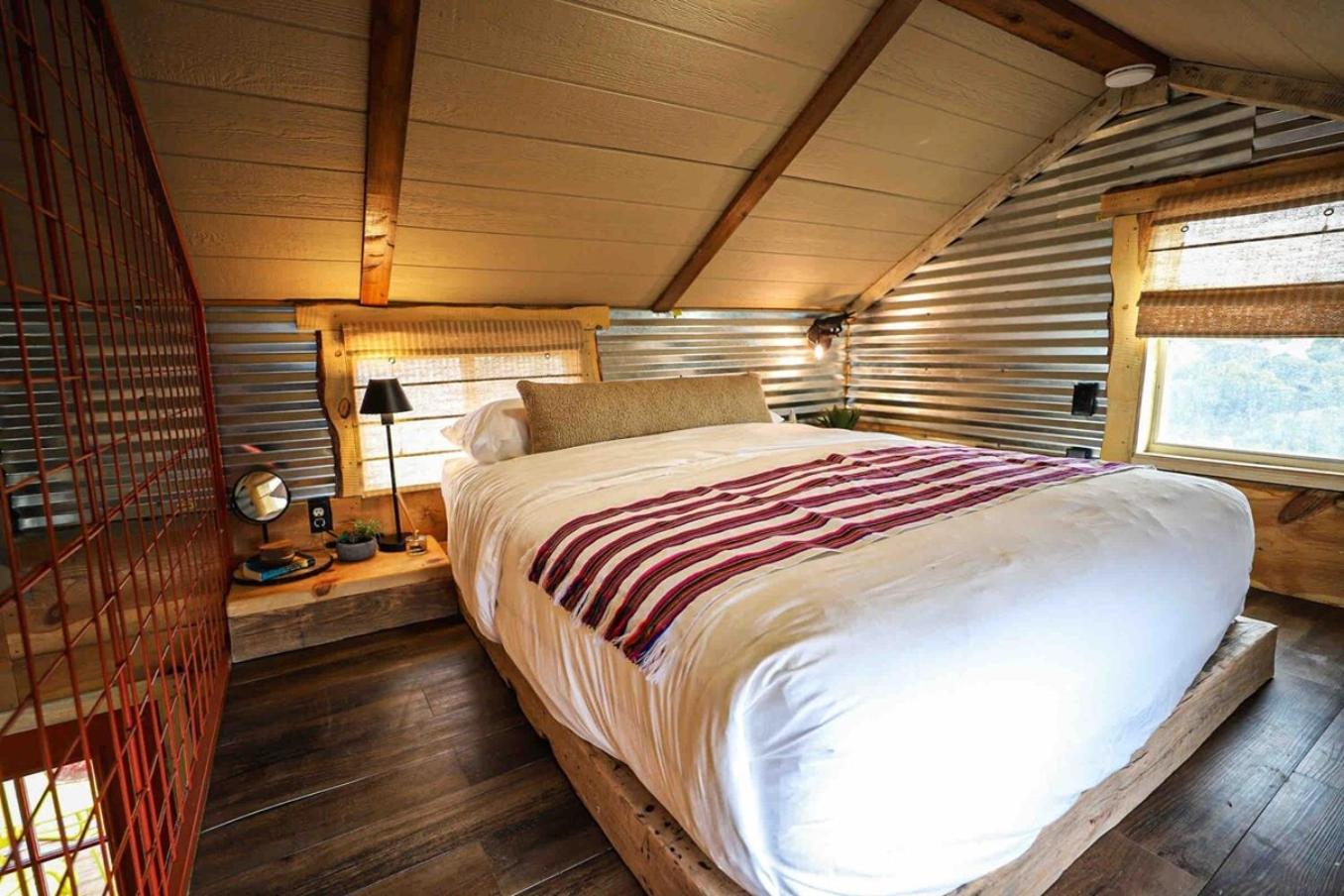 Crows Nest Treehouse At El Mistico Ranch