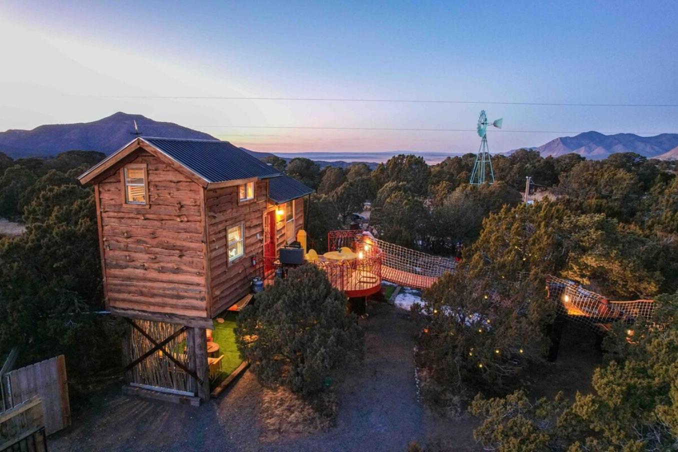 Crows Nest Treehouse At El Mistico Ranch