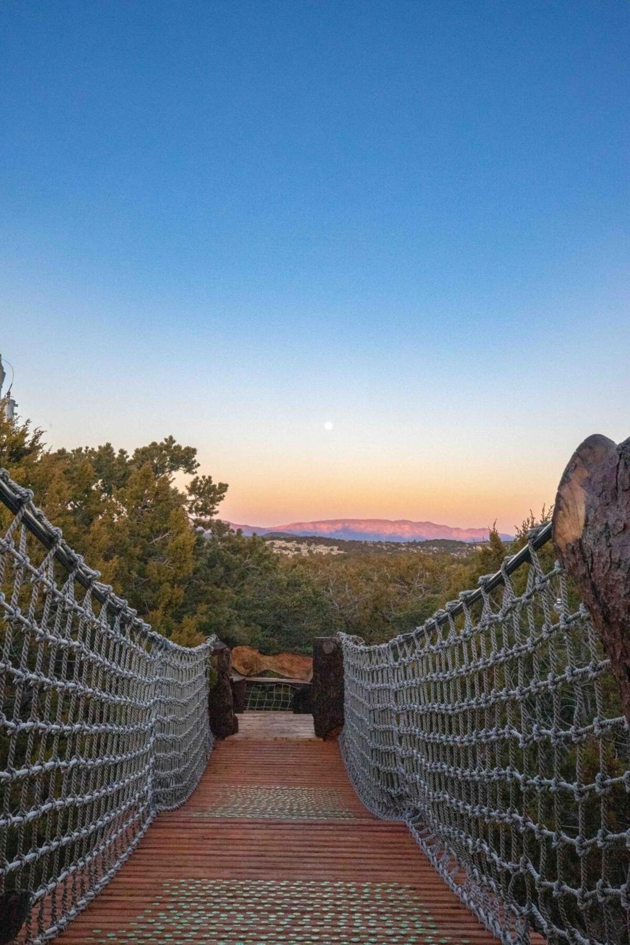 Crows Nest Treehouse At El Mistico Ranch