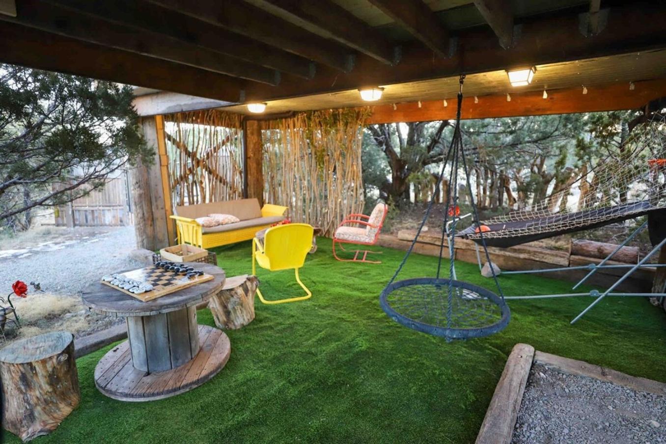 Crows Nest Treehouse At El Mistico Ranch