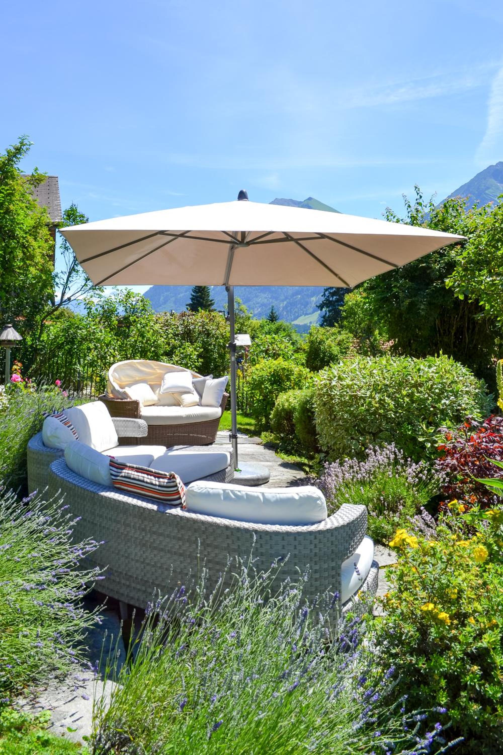 Swiss Mountain-Valley View Lodge