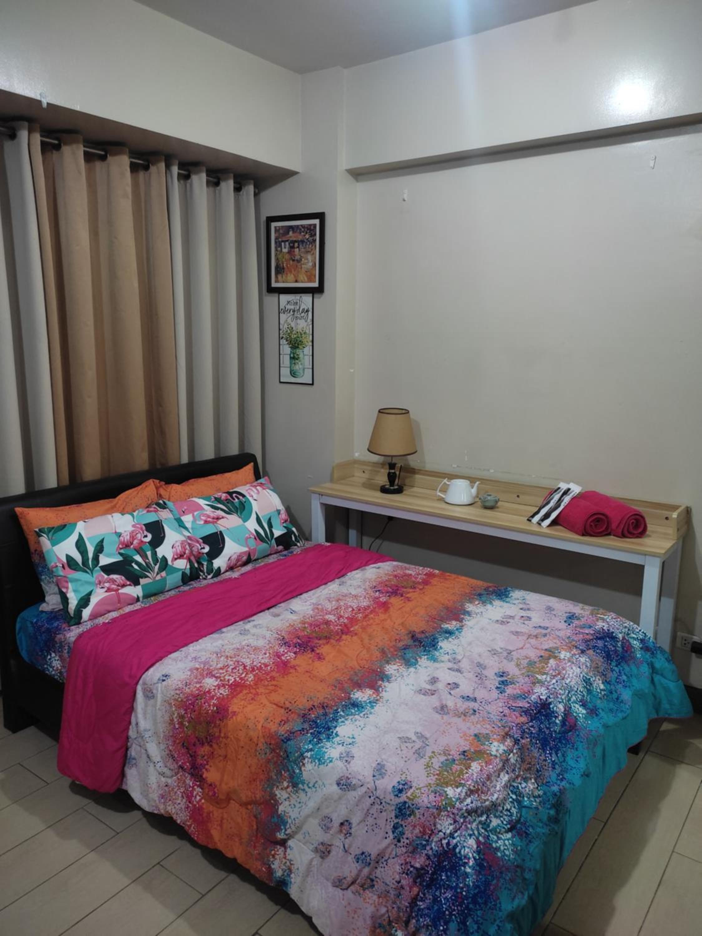LDN Studio Unit Two Palm Tree view 4