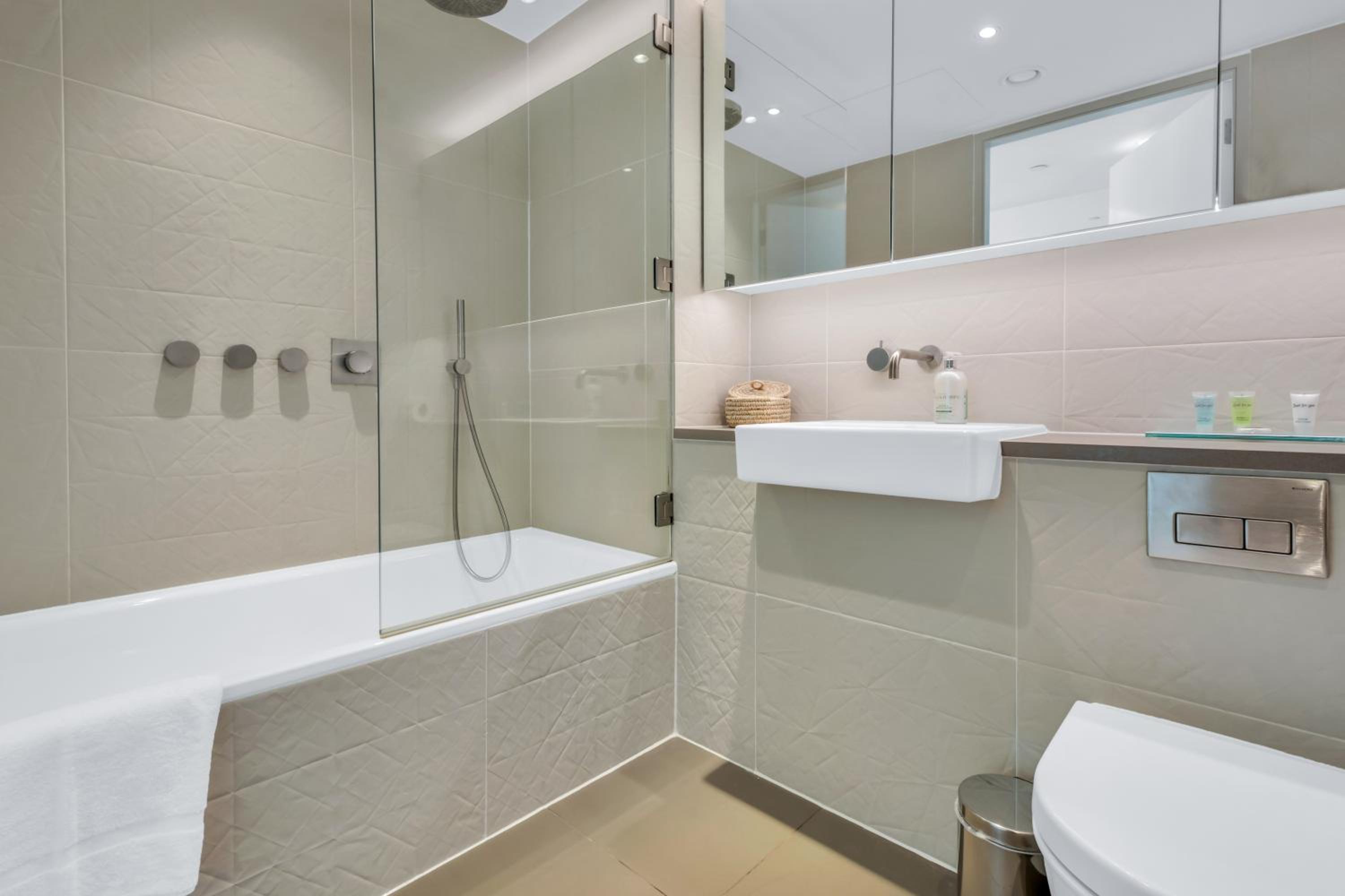 MySquare One Bedroom Serviced Apartment in Stratford
