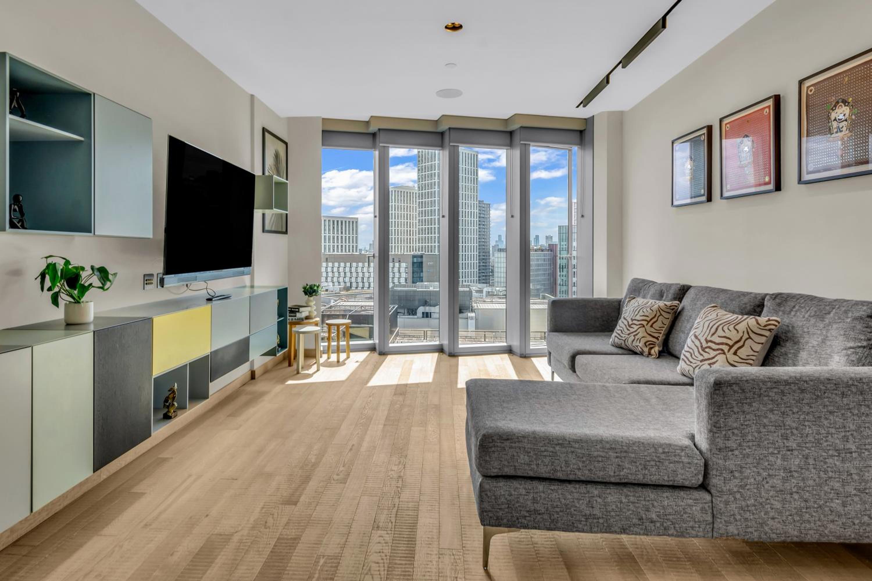 MySquare One Bedroom Serviced Apartment in Stratford