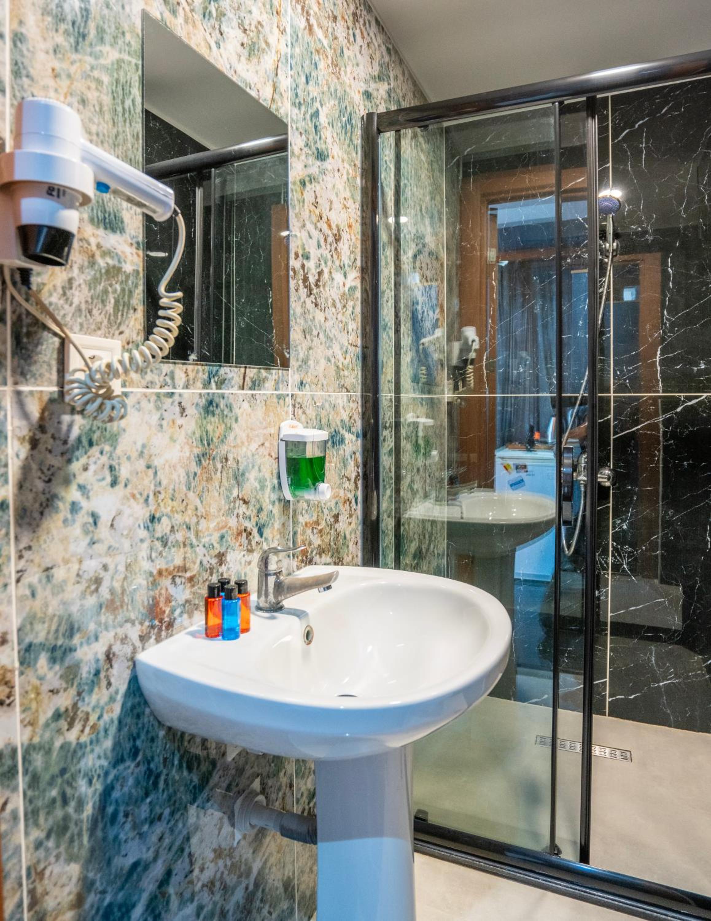 Royal Nest - Image 13