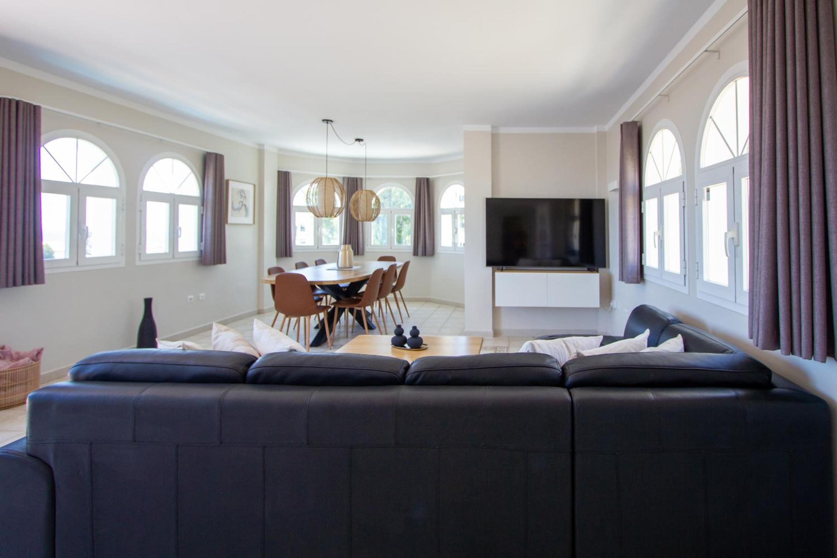 108-Villa, 2 Minutes Walk to the beach, Heated pool