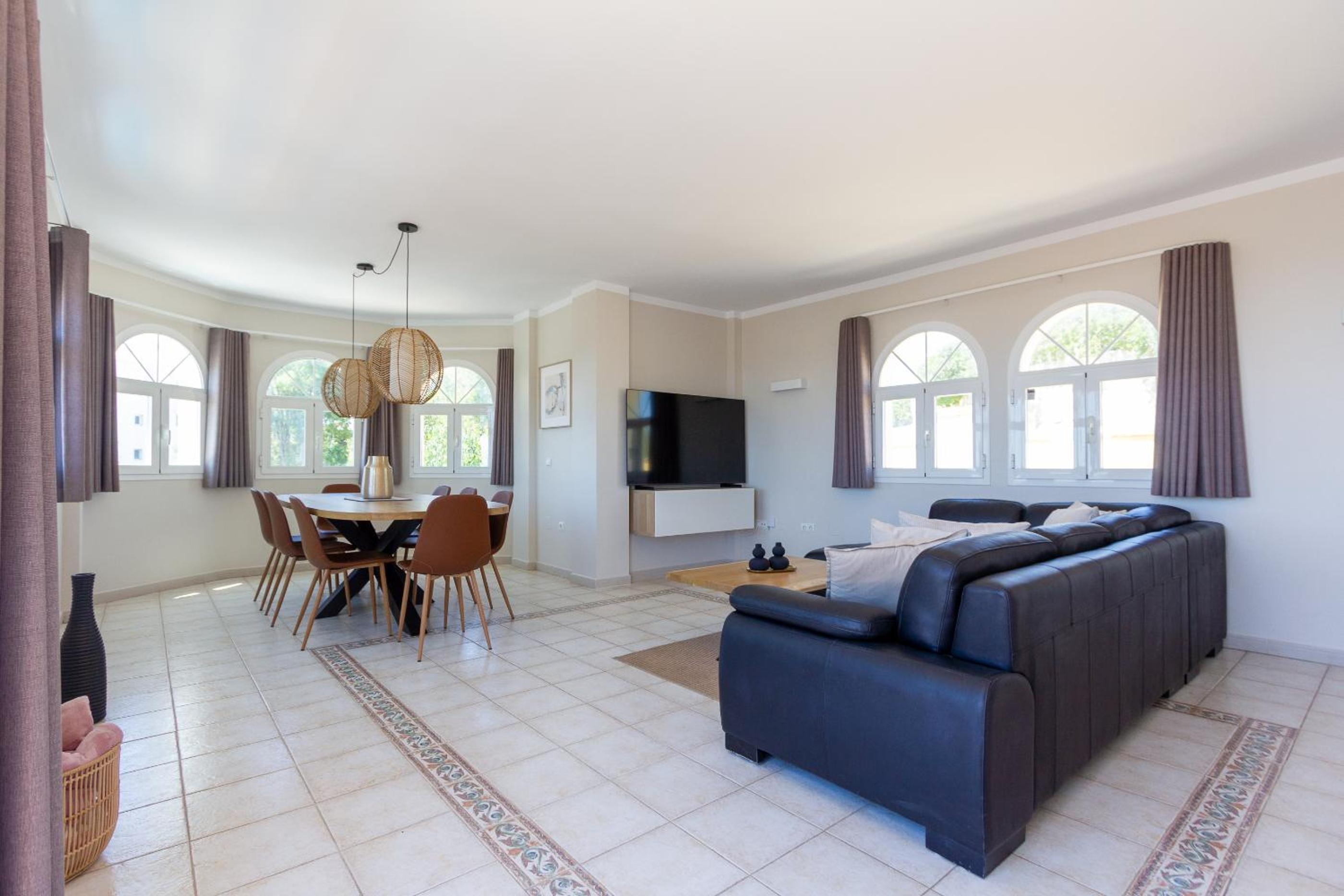 108-Villa, 2 Minutes Walk to the beach, Heated pool