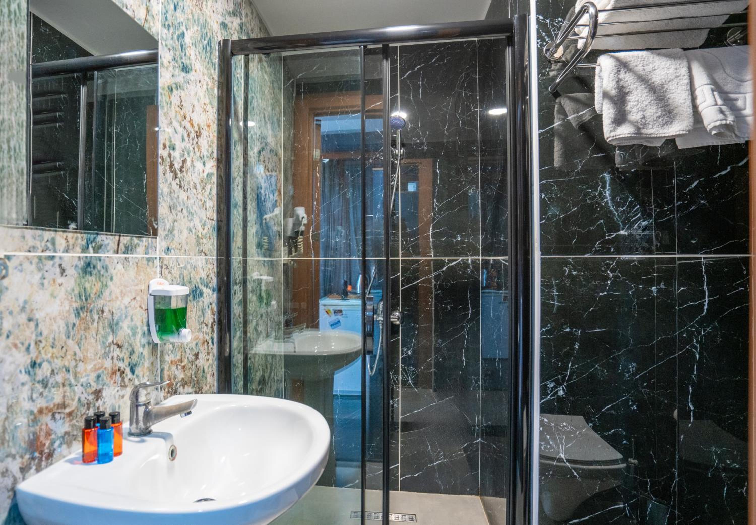 Royal Nest - Image 16