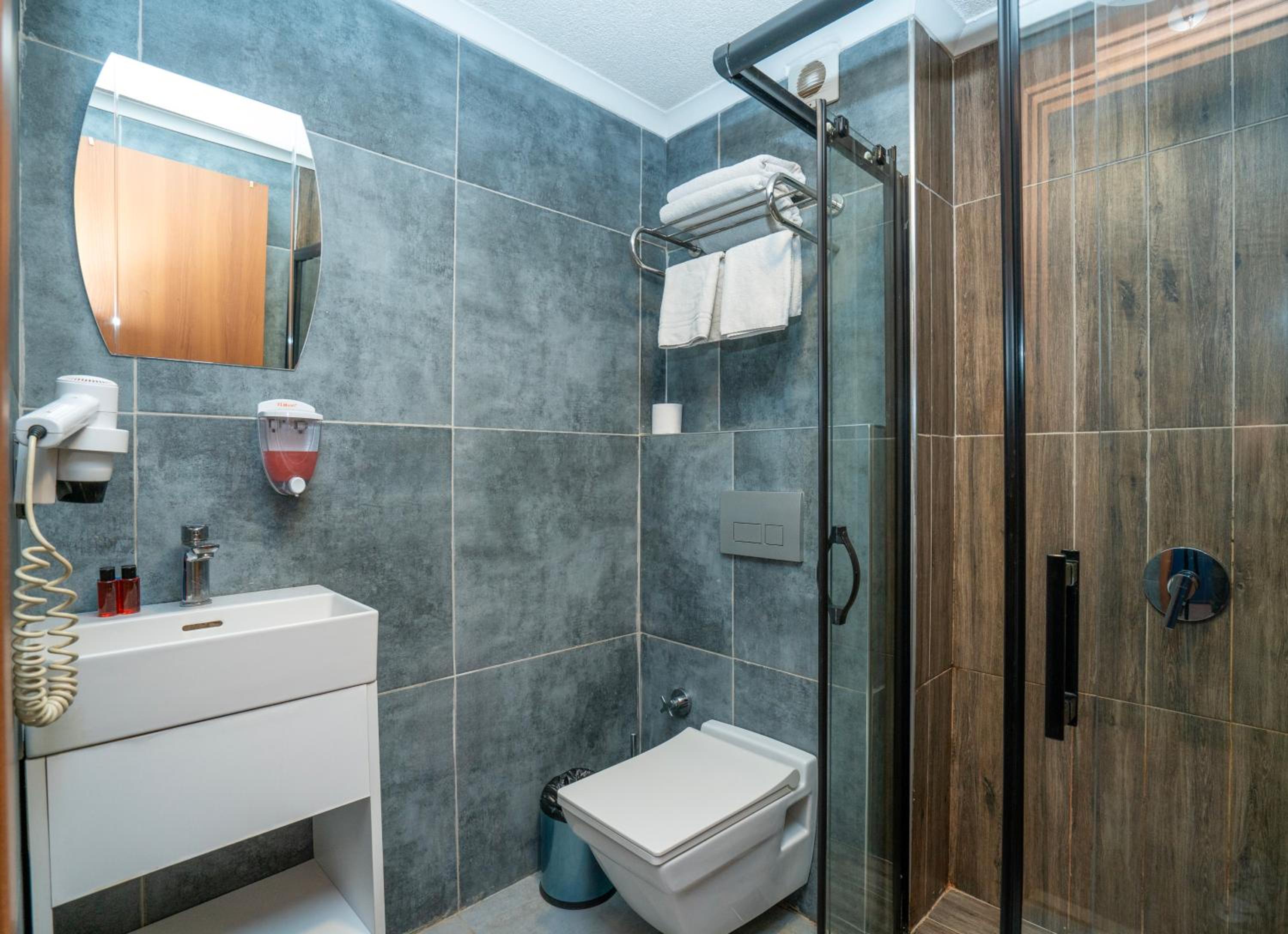 Royal Nest - Image 25