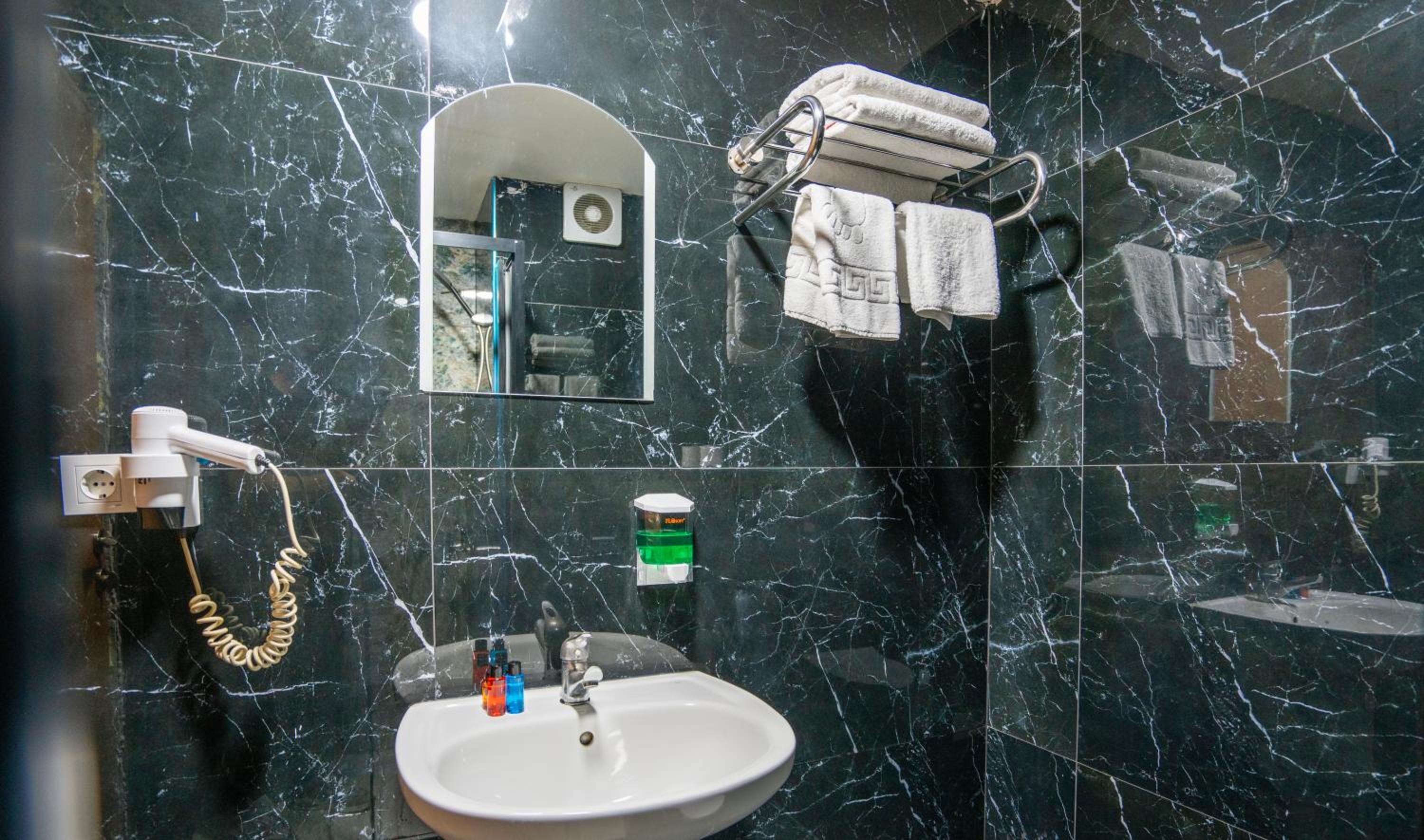 Royal Nest - Image 31