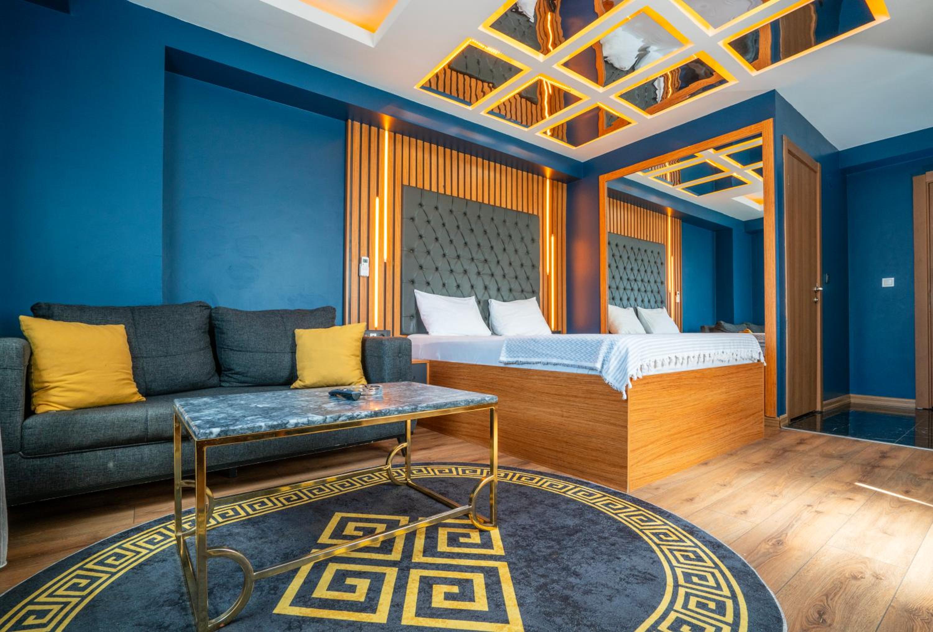 Royal Nest - Image 62