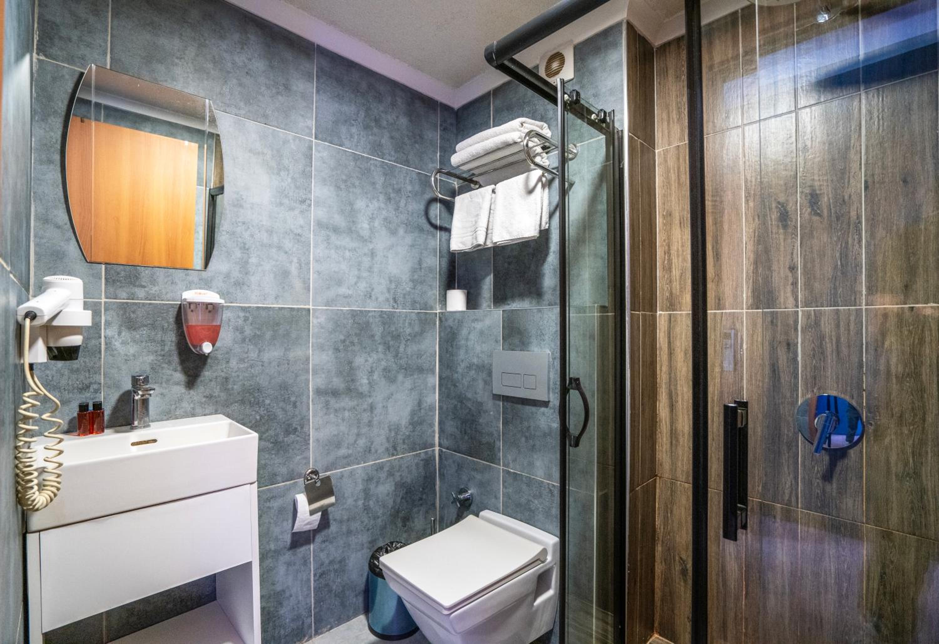 Royal Nest - Image 68