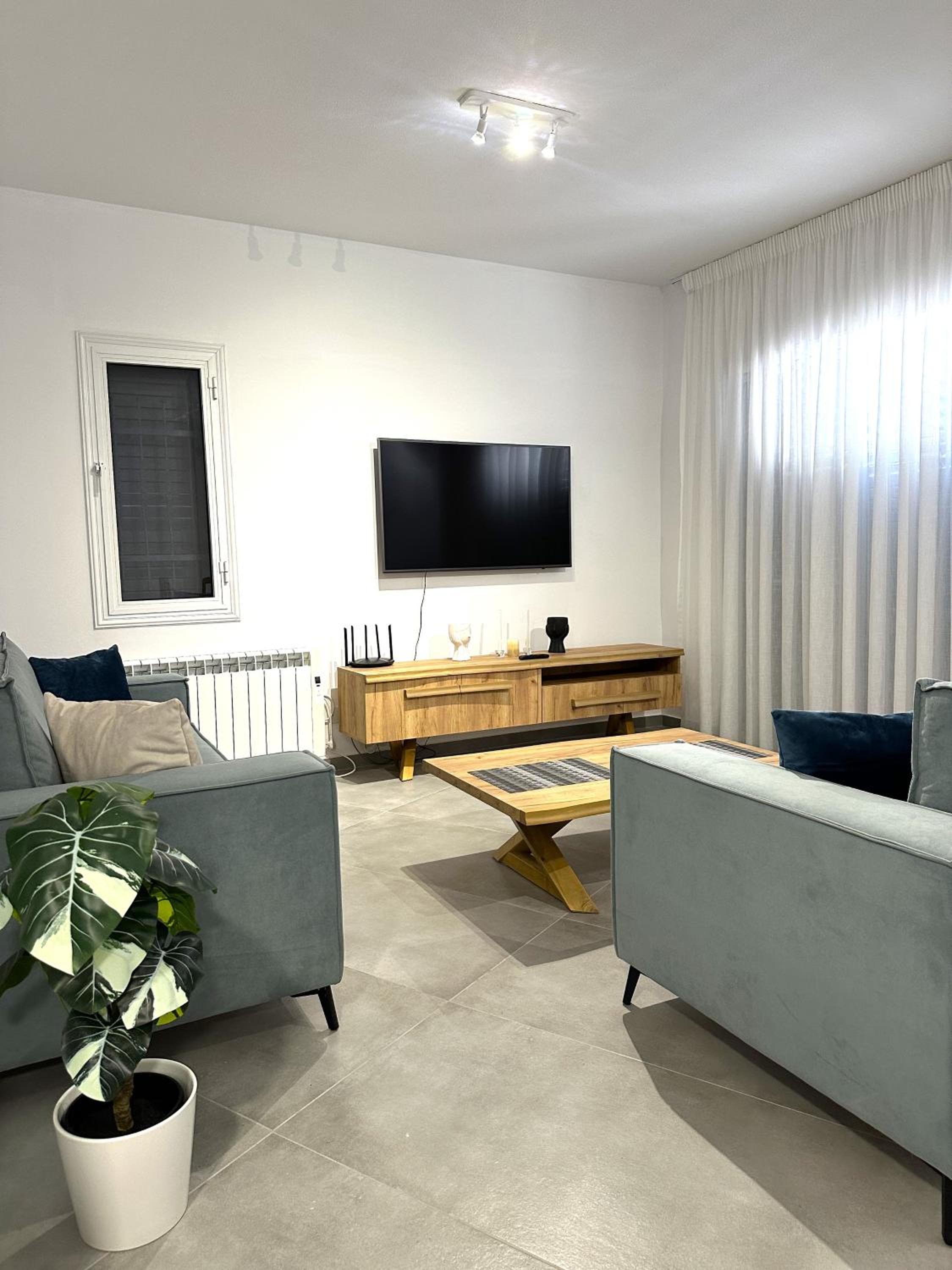 H&O Elegant Maisonette in Paradise Garden