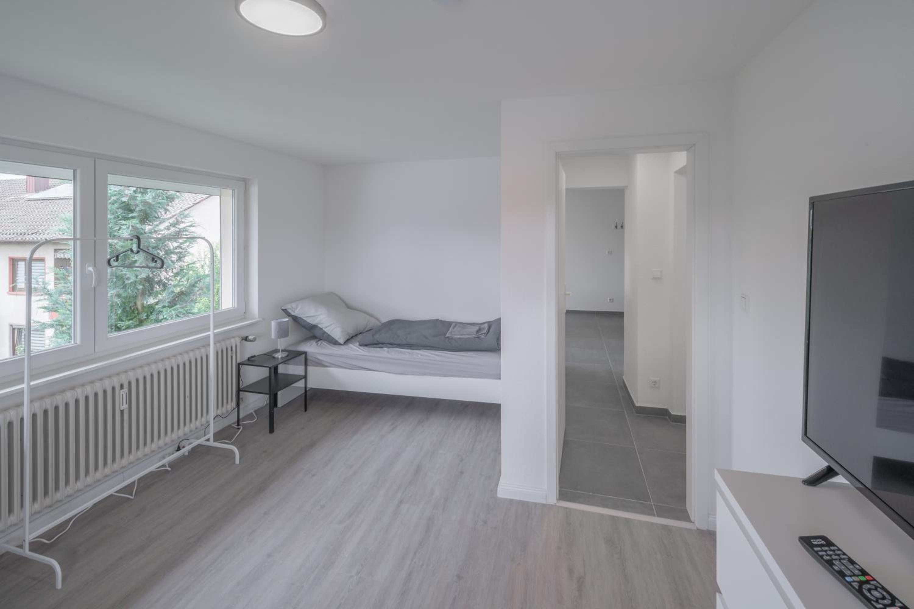 WORK&SLEEP Moderne Apartments in Villingen Schwenningen - Einzelbetten, TV, Bettwäsche & Handtücher, WLAN