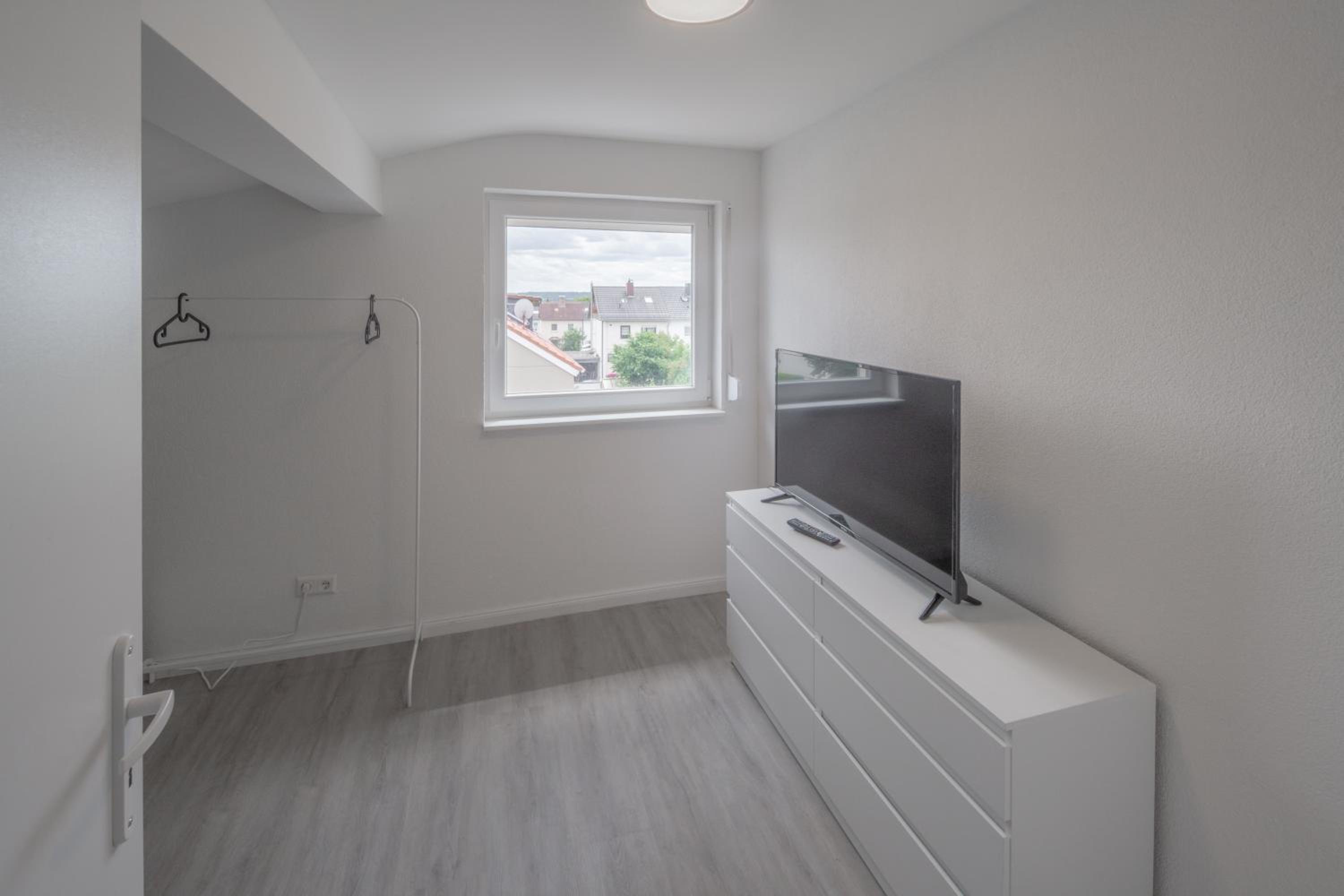 WORK&SLEEP Moderne Apartments in Villingen Schwenningen - Einzelbetten, TV, Bettwäsche & Handtücher, WLAN