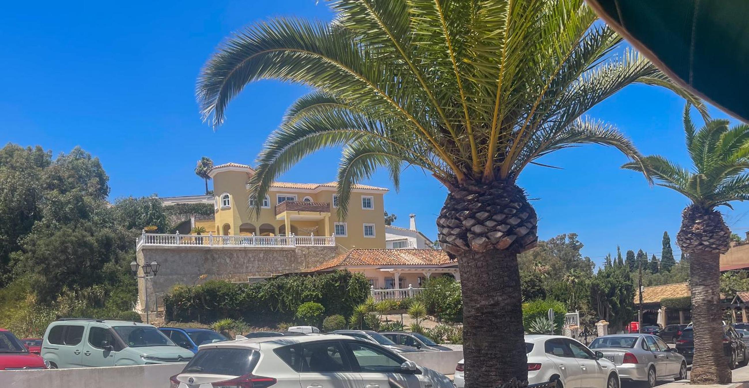 108-Villa, 2 Minutes Walk to the beach, Heated pool
