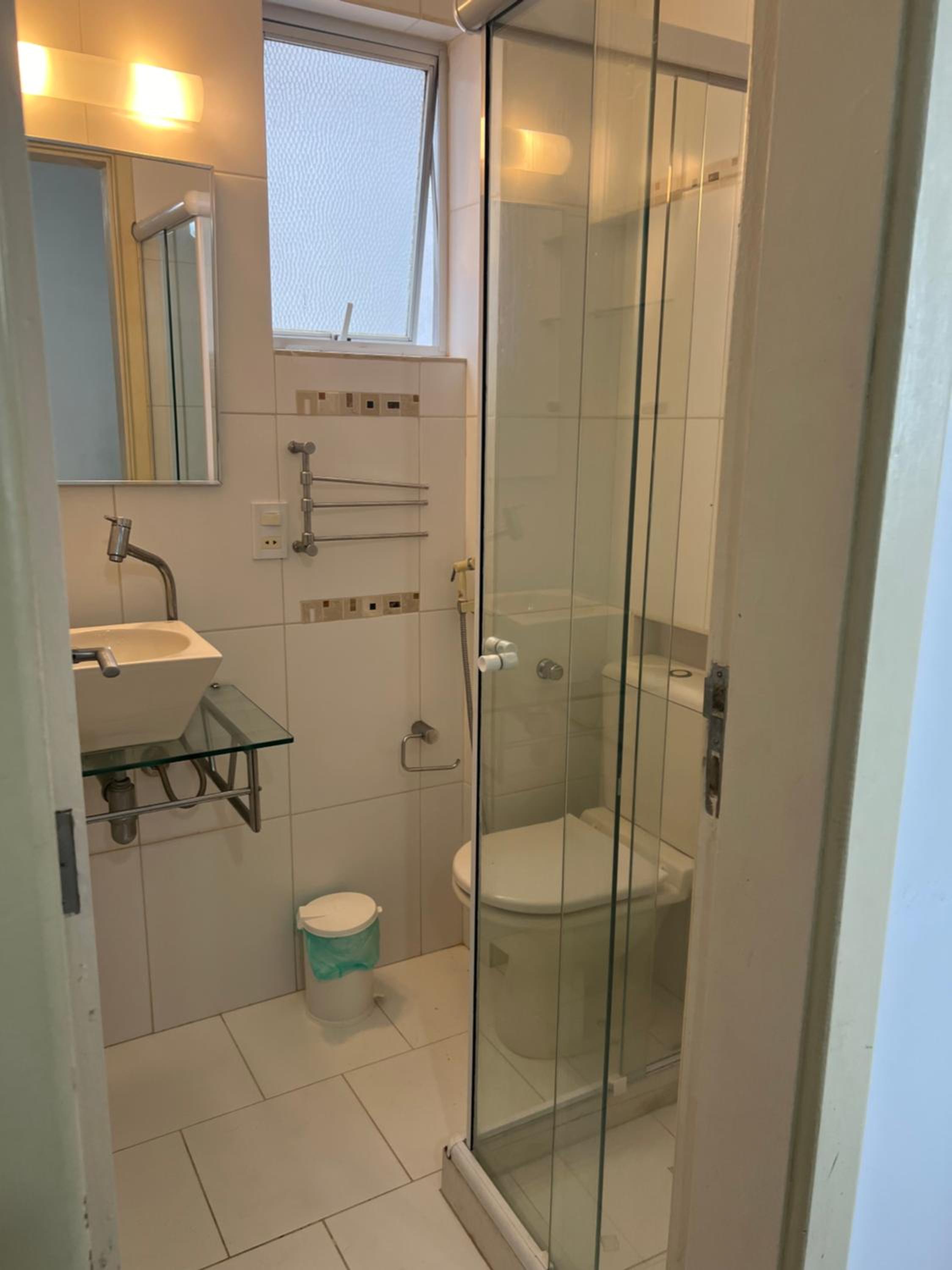 Apartamento incrível em Cabo Frio com localização privilegiada ao lado da praia do forte!