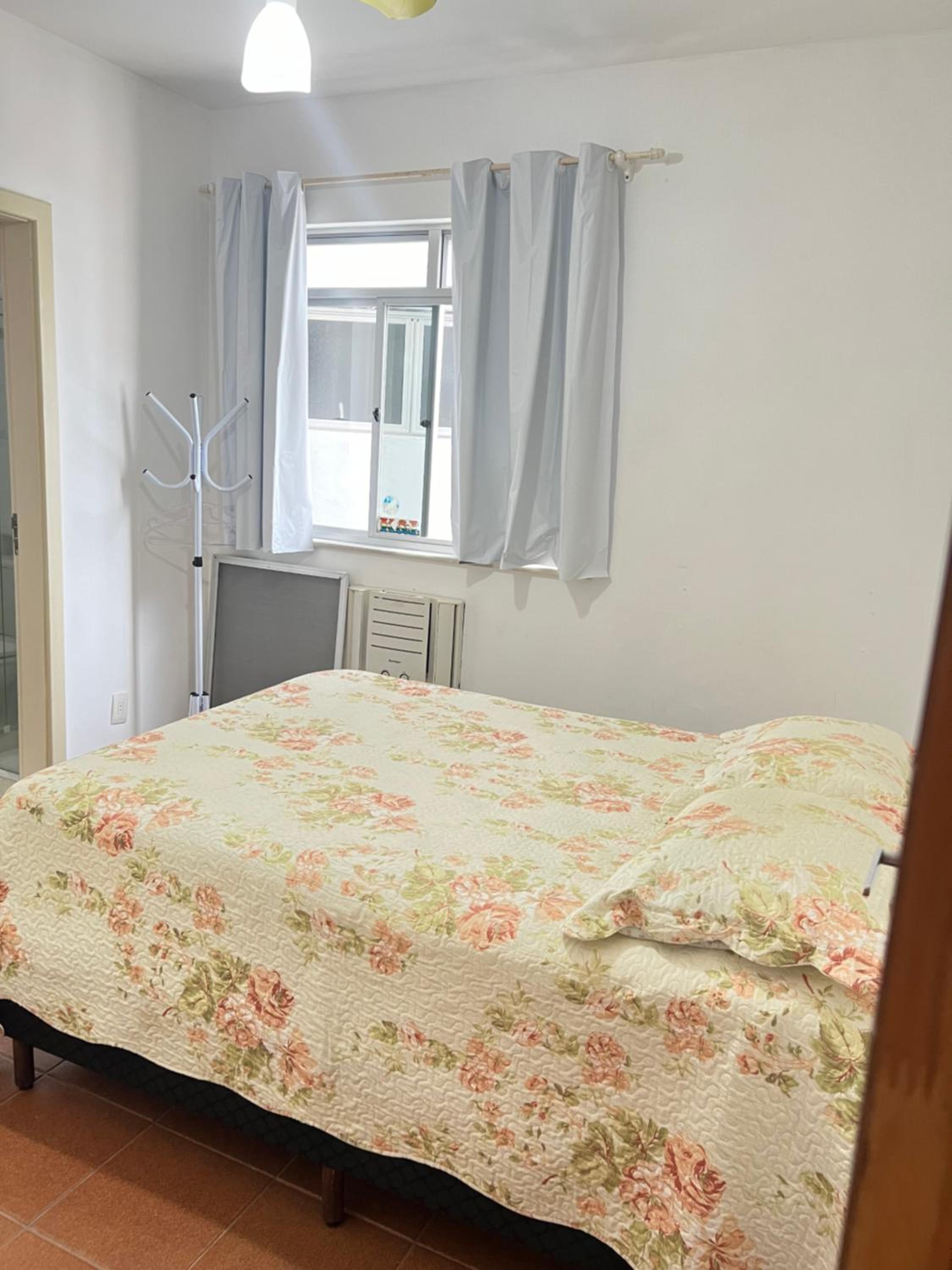 Apartamento incrível em Cabo Frio com localização privilegiada ao lado da praia do forte!