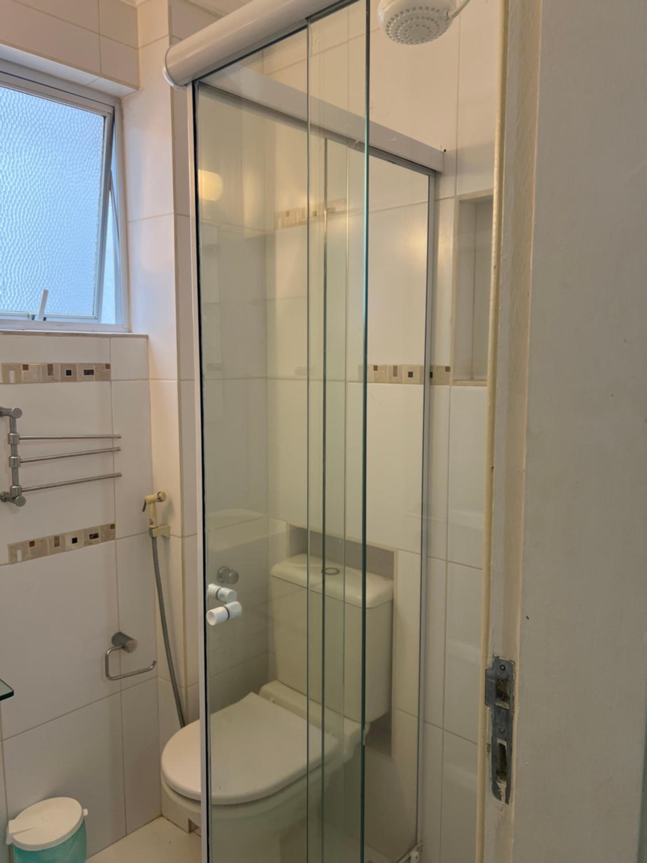 Apartamento incrível em Cabo Frio com localização privilegiada ao lado da praia do forte!