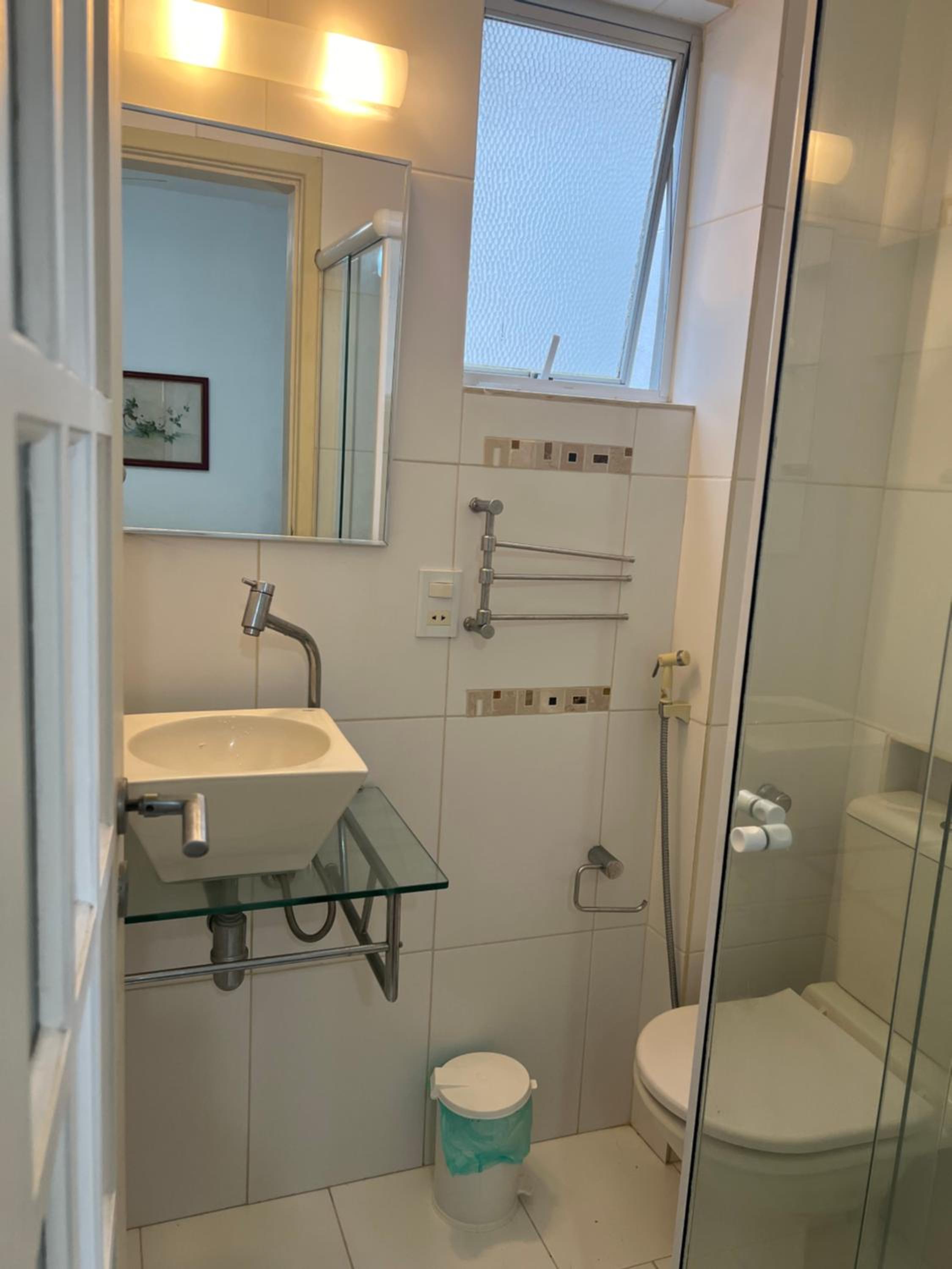 Apartamento incrível em Cabo Frio com localização privilegiada ao lado da praia do forte!