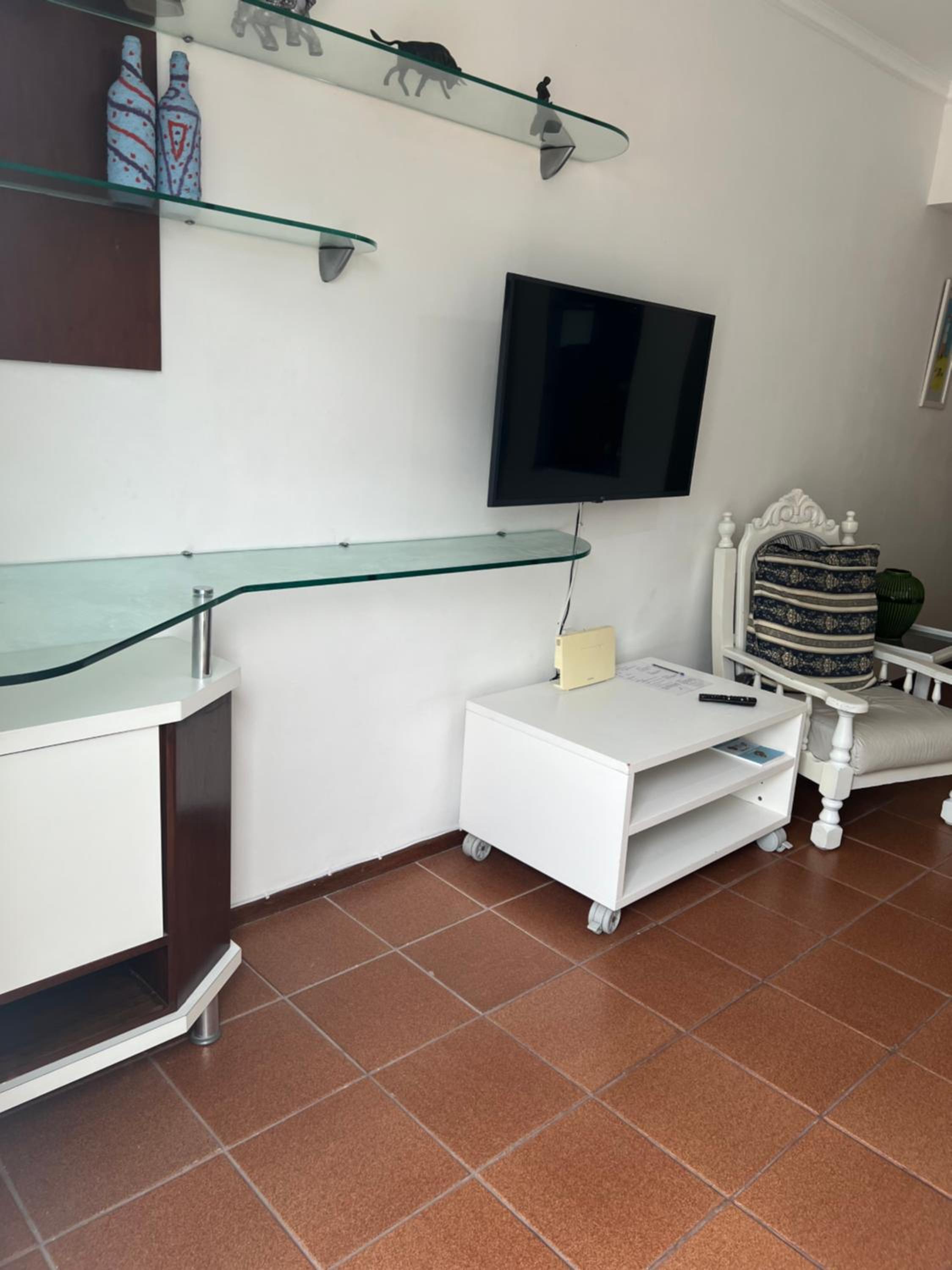 Apartamento incrível em Cabo Frio com localização privilegiada ao lado da praia do forte!