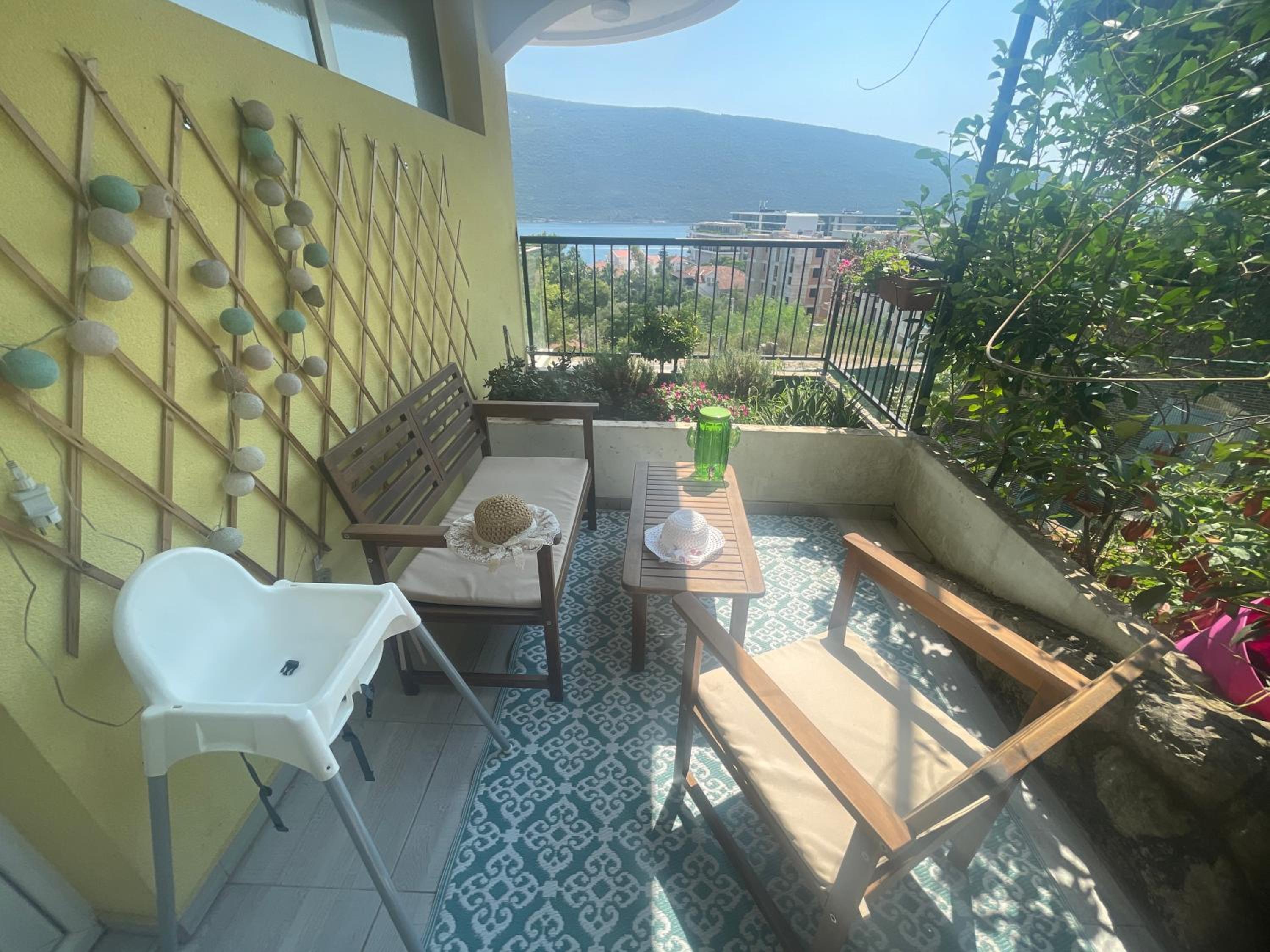 Modern and cosy flat in Kotor Bay
