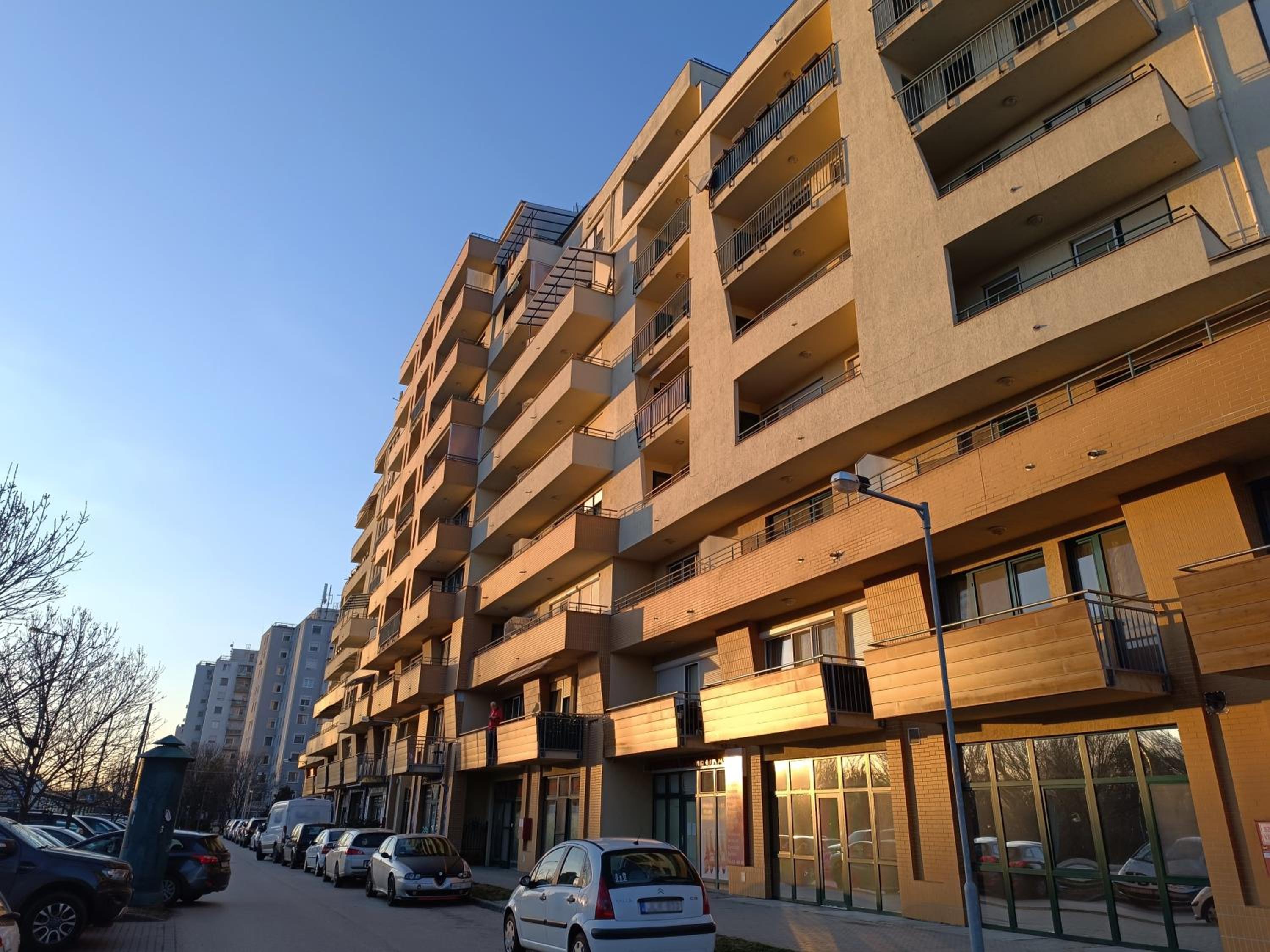 TP Spacious Stylish Free parking view 3