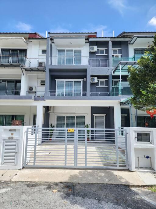 Rawang Home near Aeon 15 Pax WIFI Game Smart TV view 5