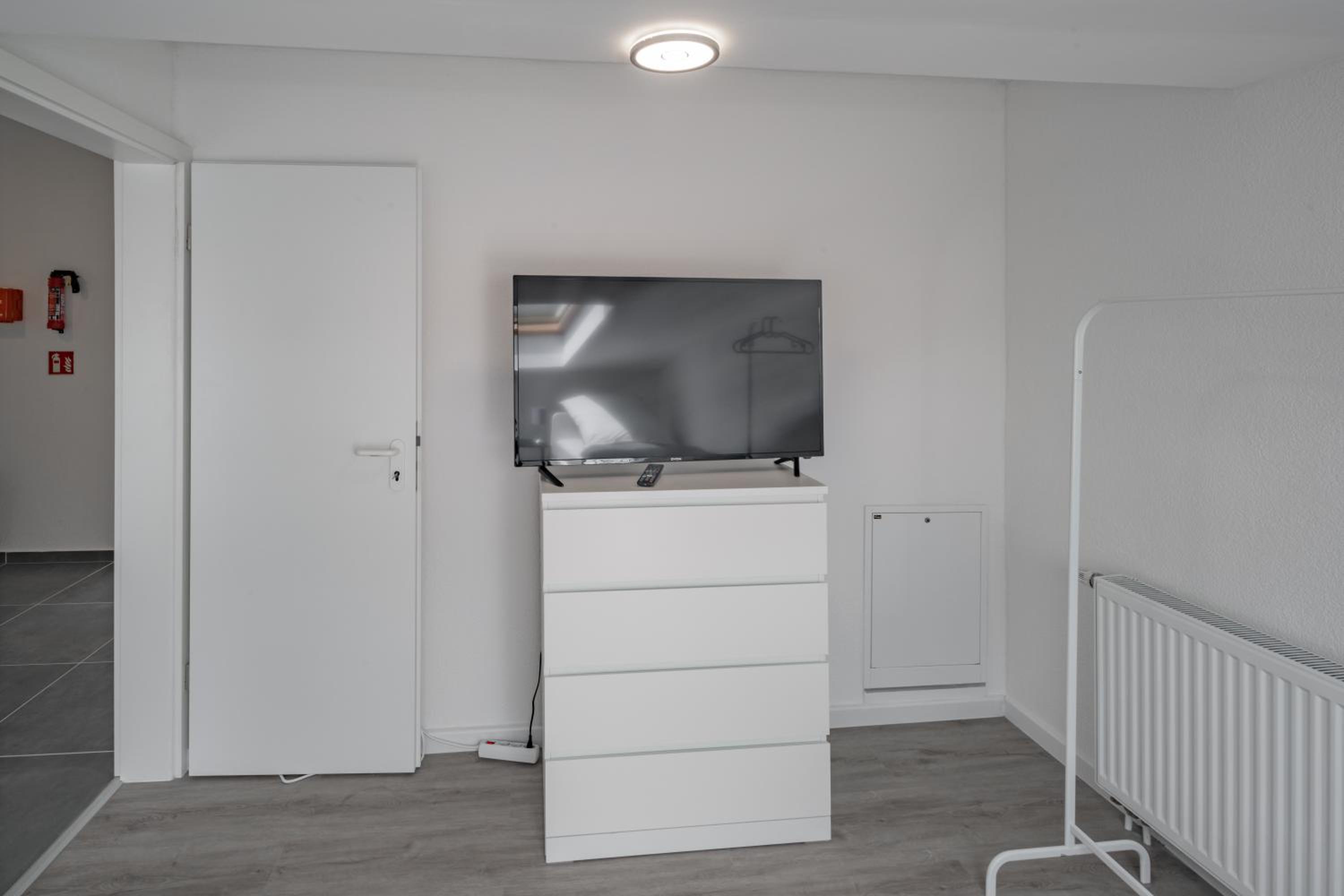 WORK&SLEEP Moderne Apartments in Villingen Schwenningen - Einzelbetten, TV, Bettwäsche & Handtücher, WLAN