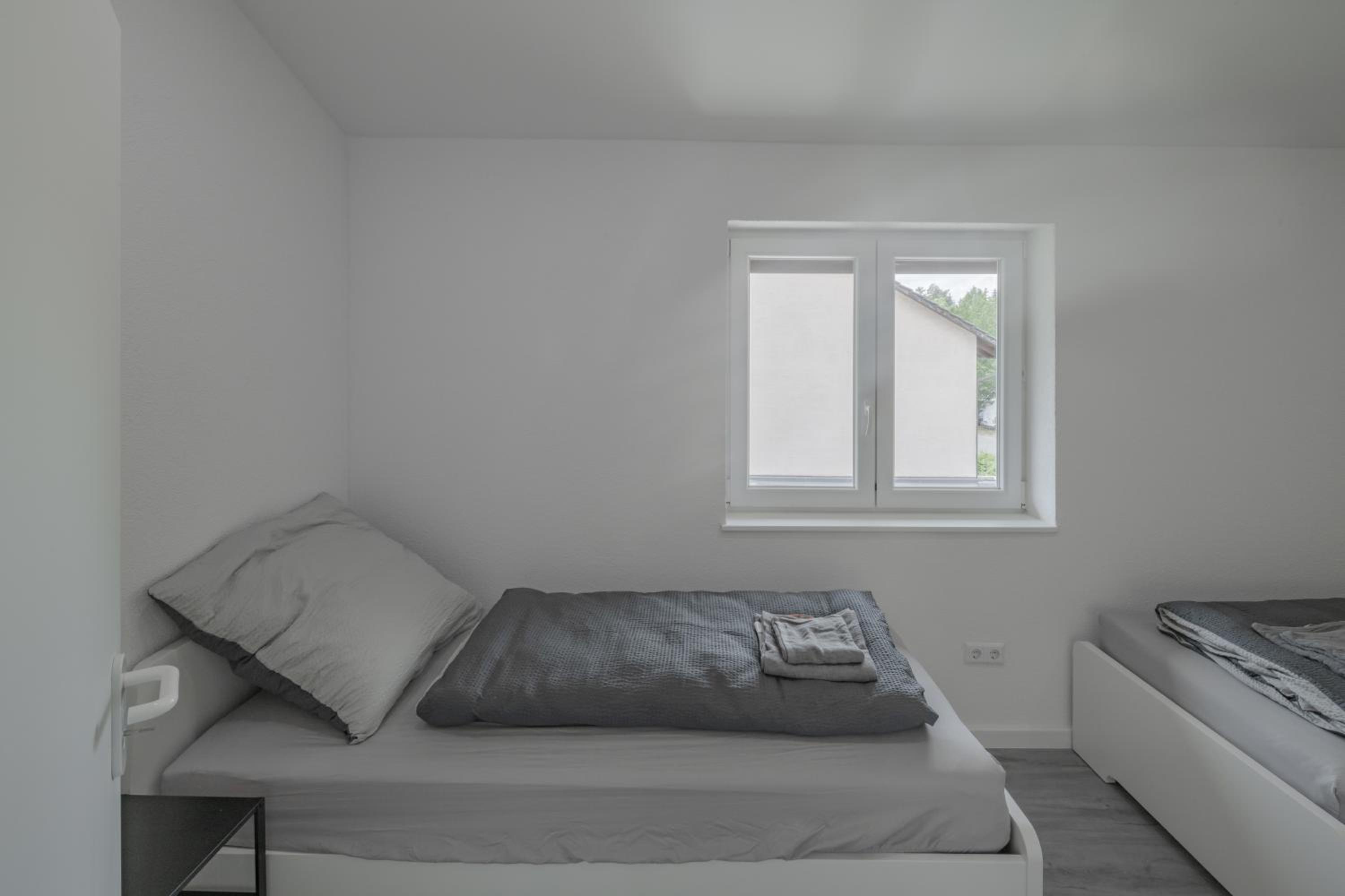 WORK&SLEEP Moderne Apartments in Villingen Schwenningen - Einzelbetten, TV, Bettwäsche & Handtücher, WLAN