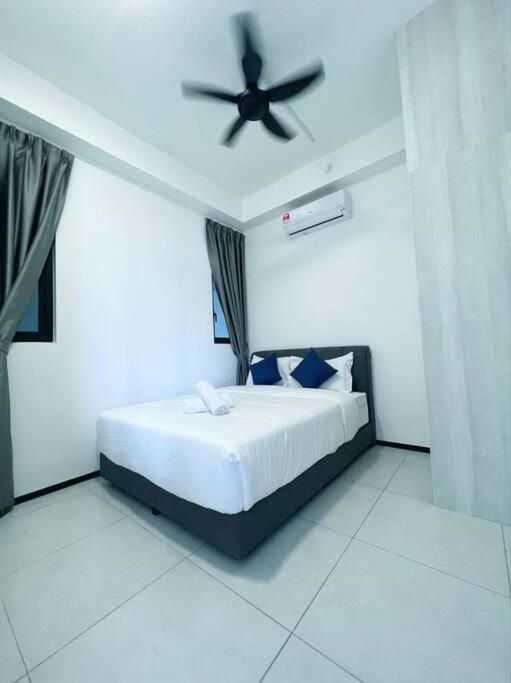 Comfort 3 Bedroom Urban Suite by Uptrend Home Management photo 5