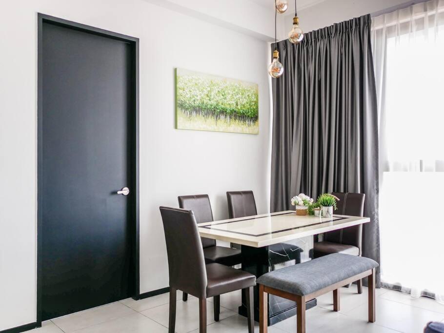 Comfort 3 Bedroom Urban Suite by Uptrend Home Management