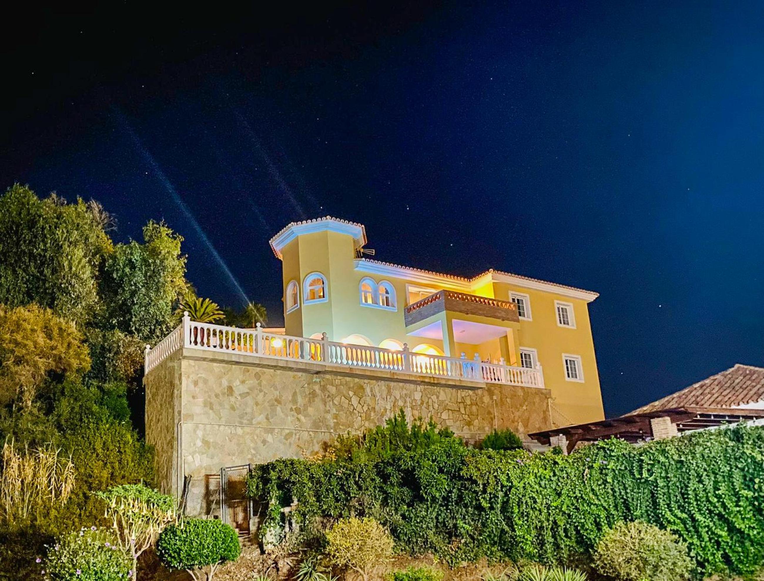 108-Villa, 2 Minutes Walk to the beach, Heated pool