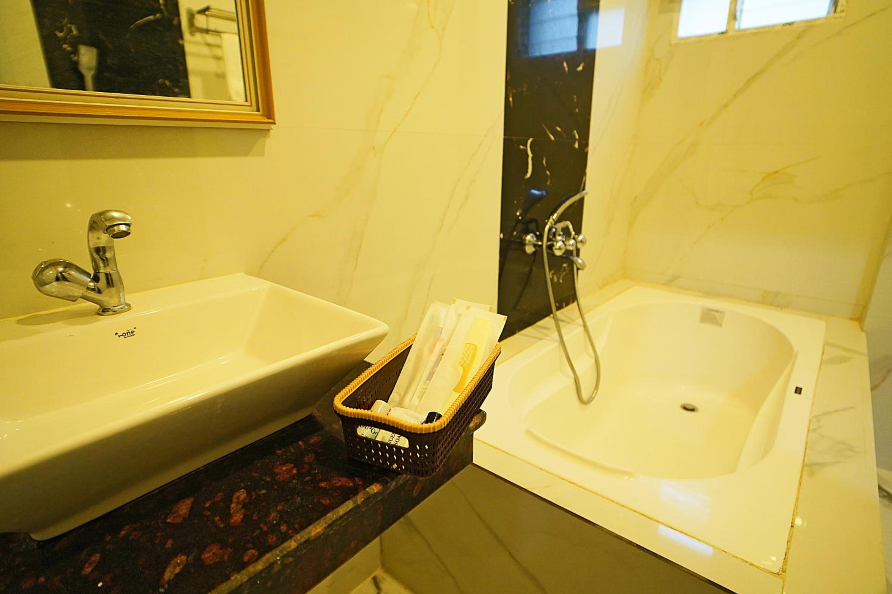 Photo 18