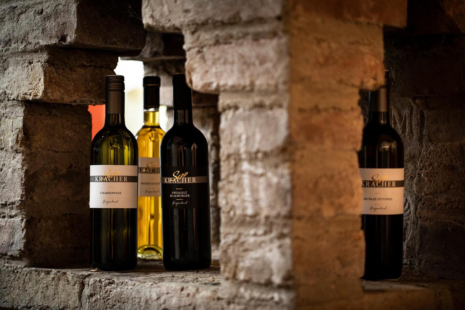 Weingut-Ferienwohnungen Sabine & Sepp Kracher