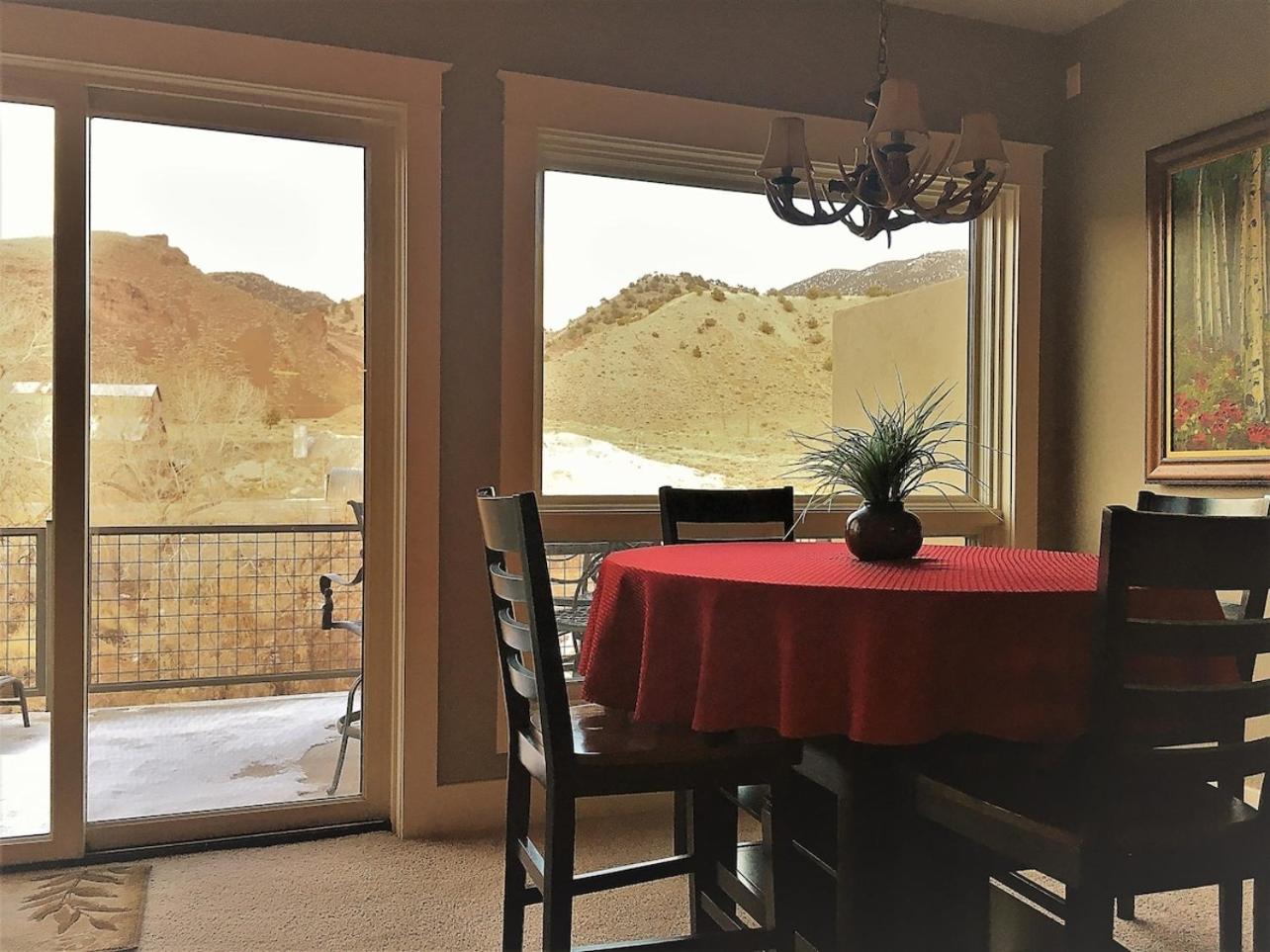Riverfront condo with balcony, king bed STR#267 view 3
