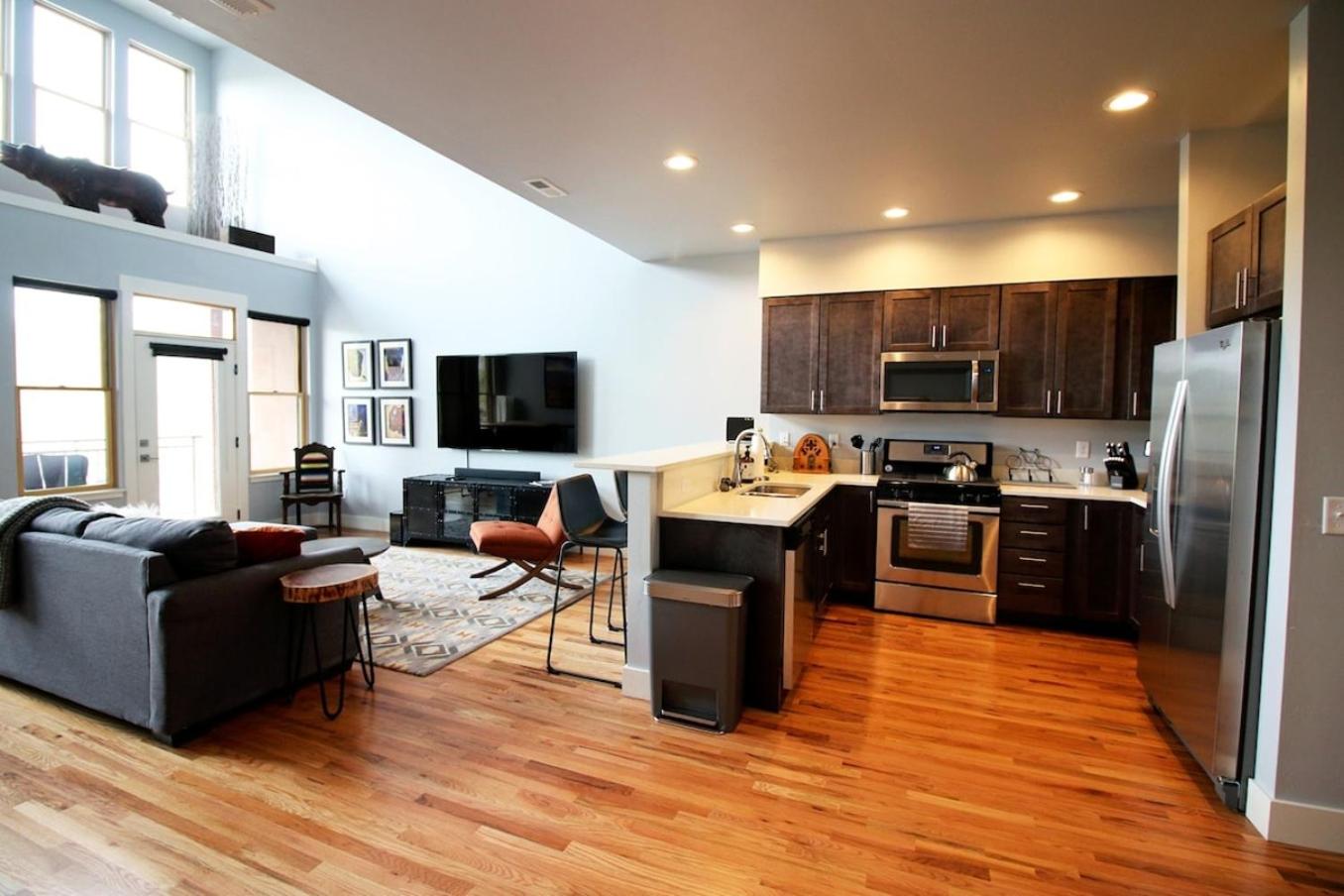 Luxury On the River, Downtown River Balcony STR513 view 2
