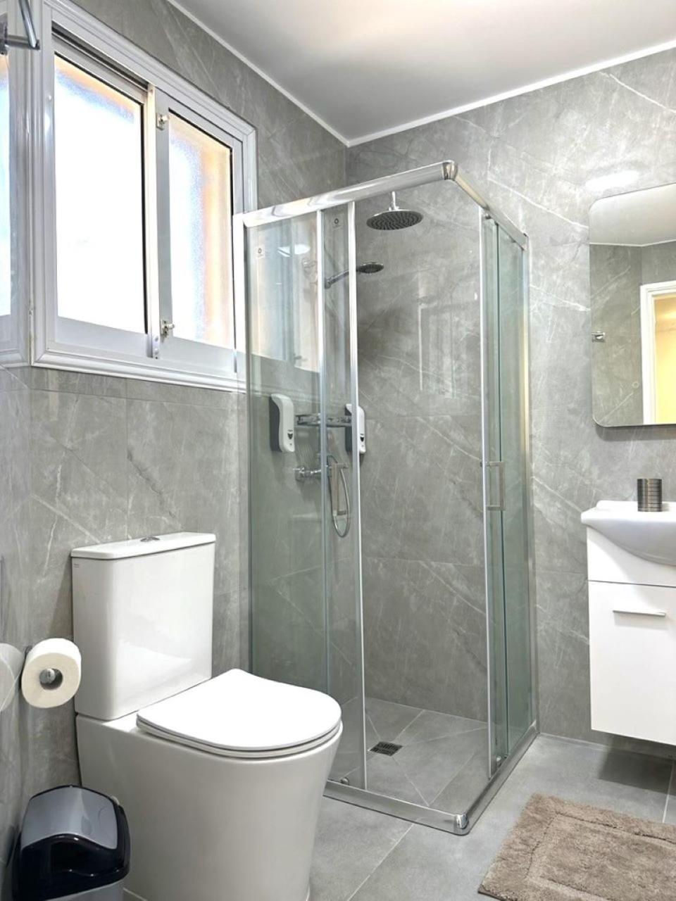 H&O Elegant Maisonette in Paradise Garden