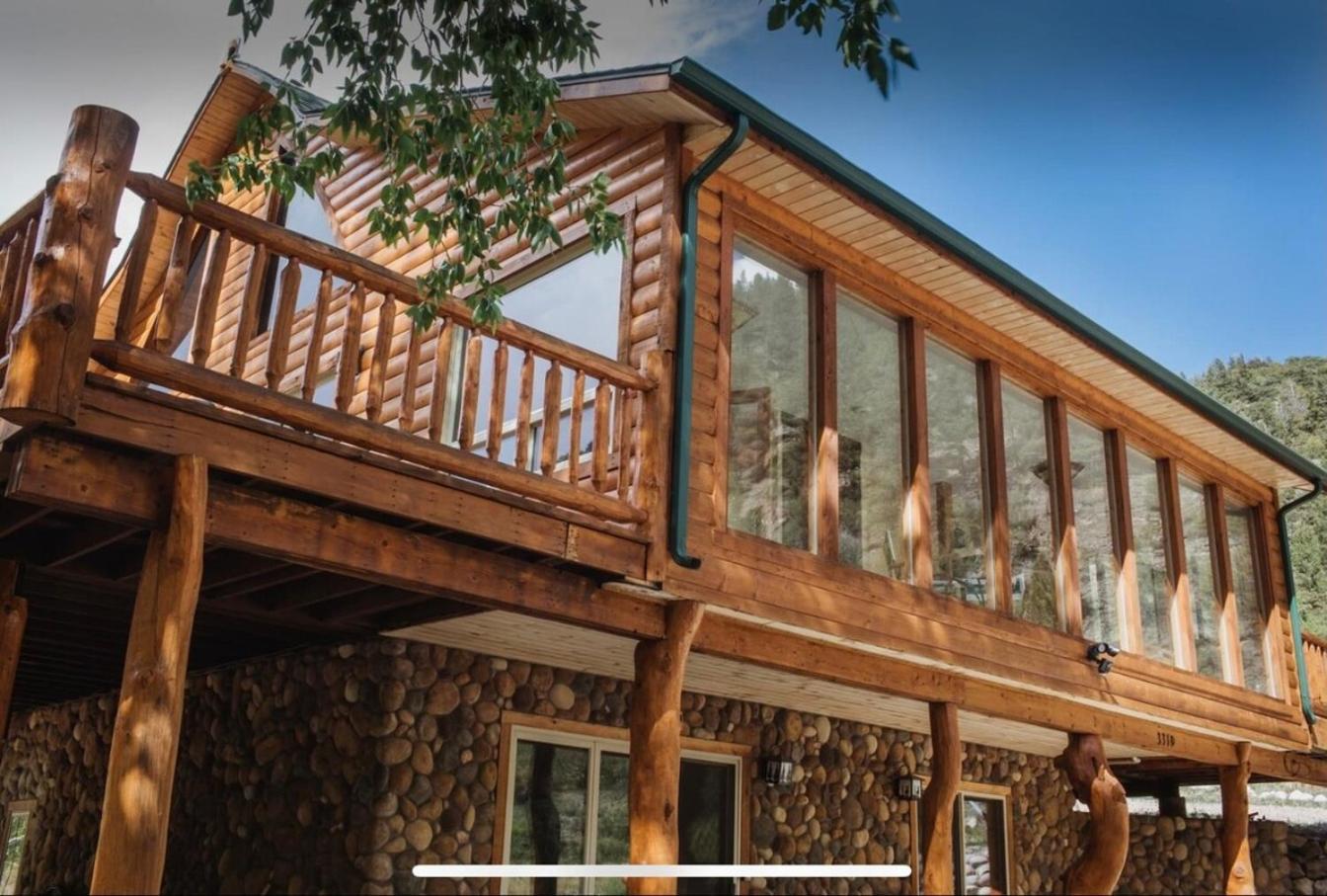 Poncha Creek Mountain Lodge, Near Monarch Mtn