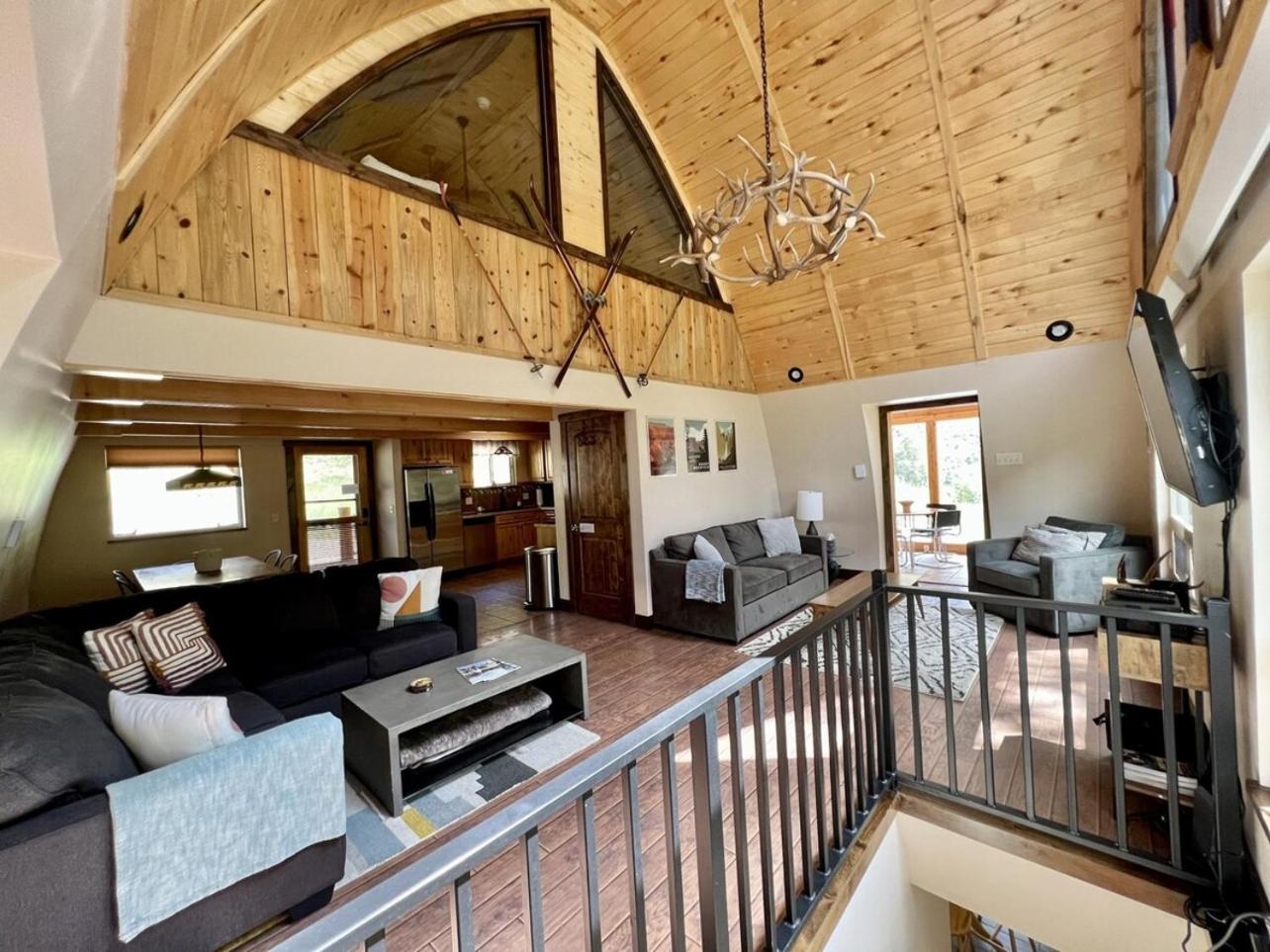 Poncha Creek Mountain Lodge, Near Monarch Mtn