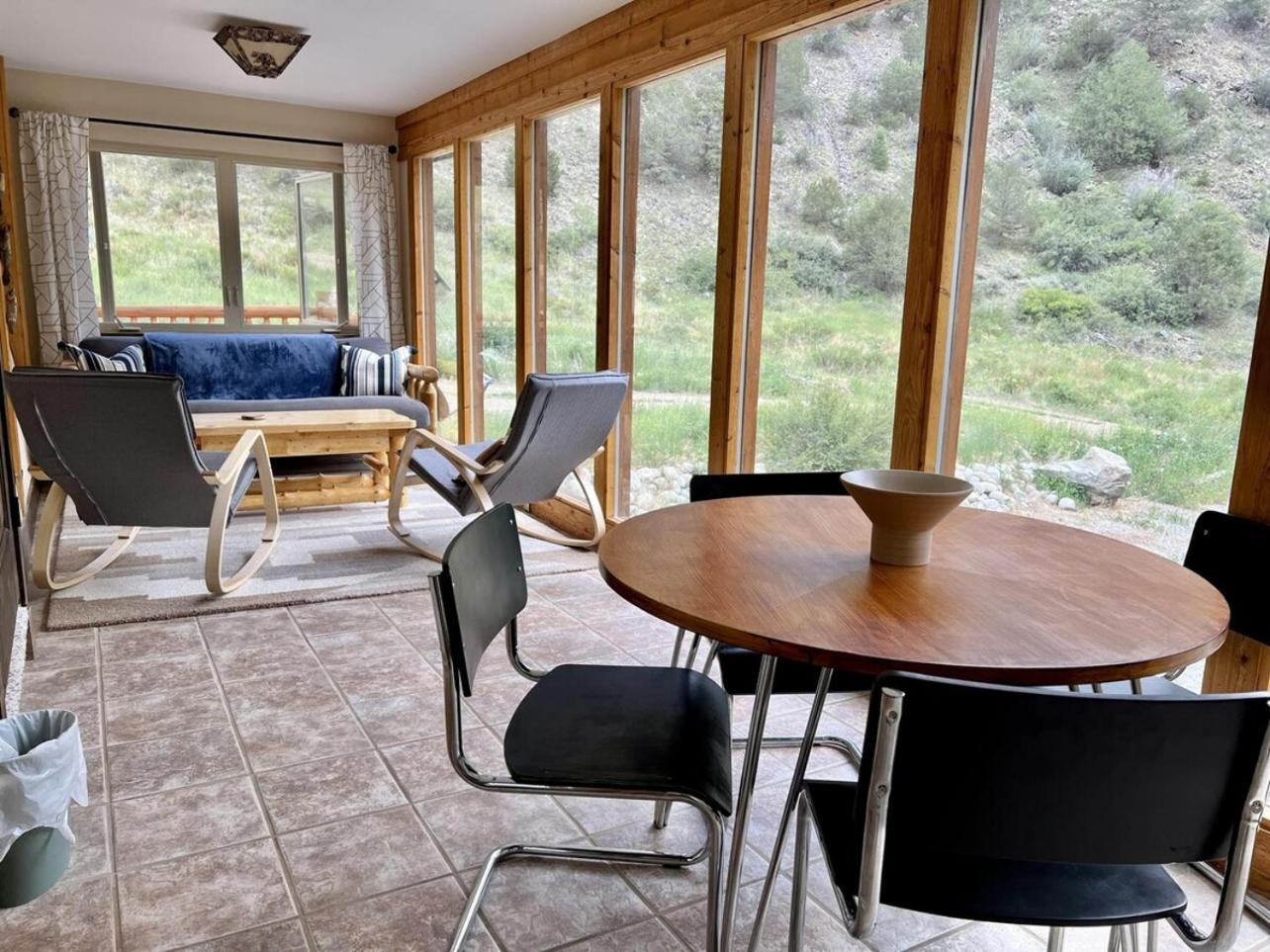 Poncha Creek Mountain Lodge, Near Monarch Mtn