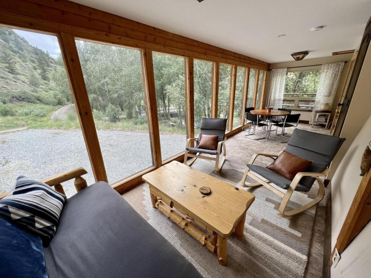 Poncha Creek Mountain Lodge, Near Monarch Mtn