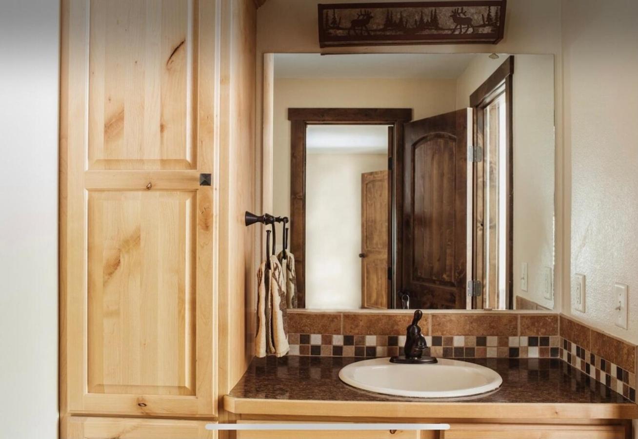 Poncha Creek Mountain Lodge, Near Monarch Mtn