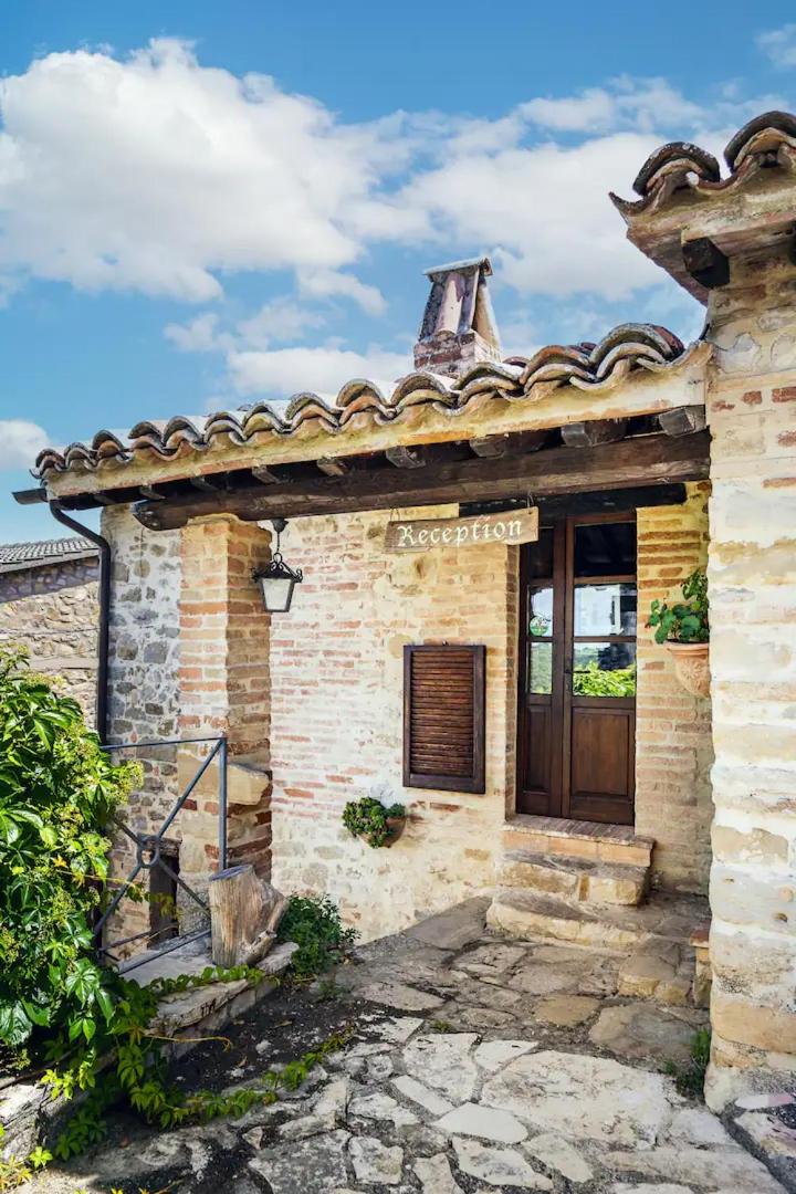 Castello di Cisterna Uno
