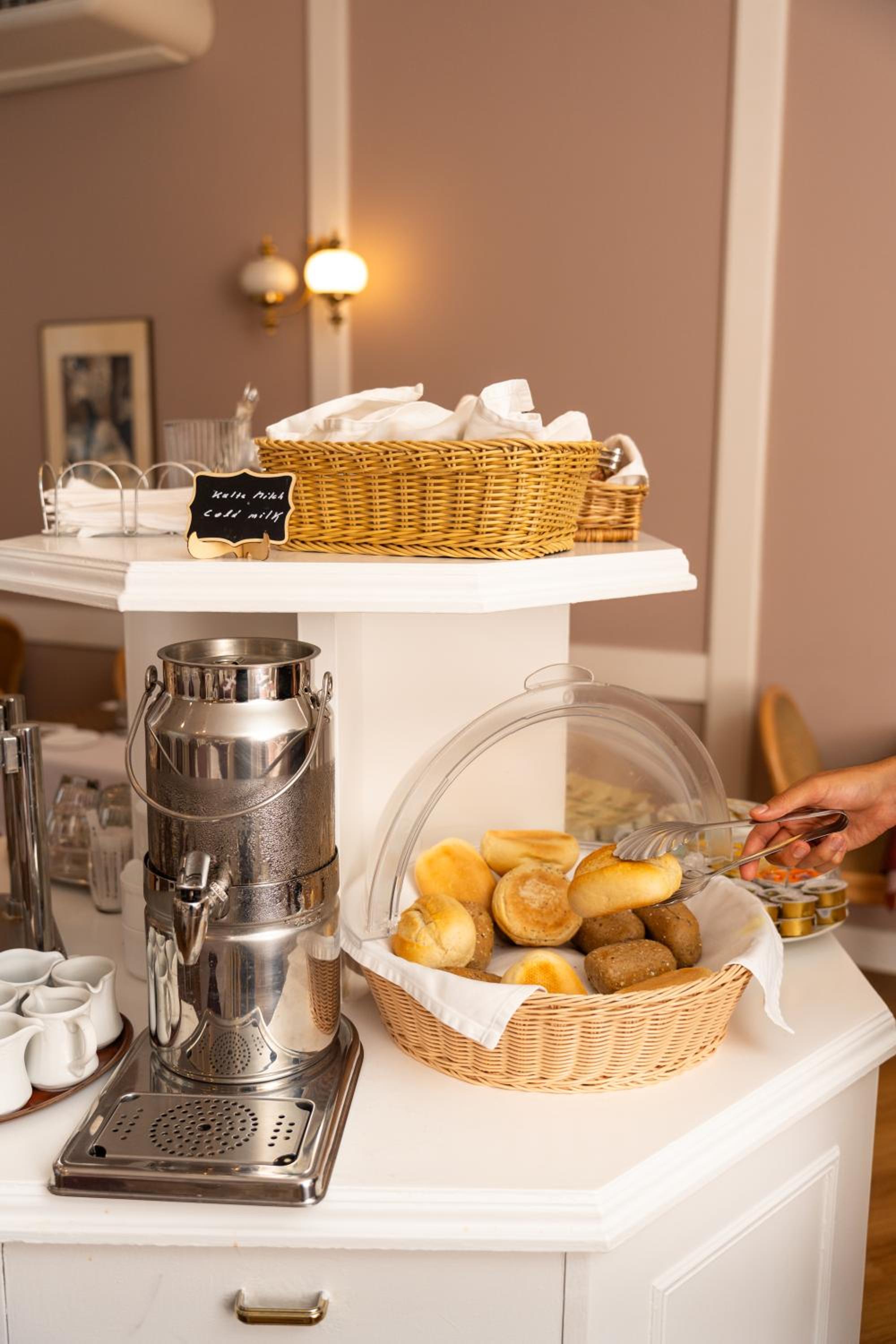 Continental Hotel-Pension